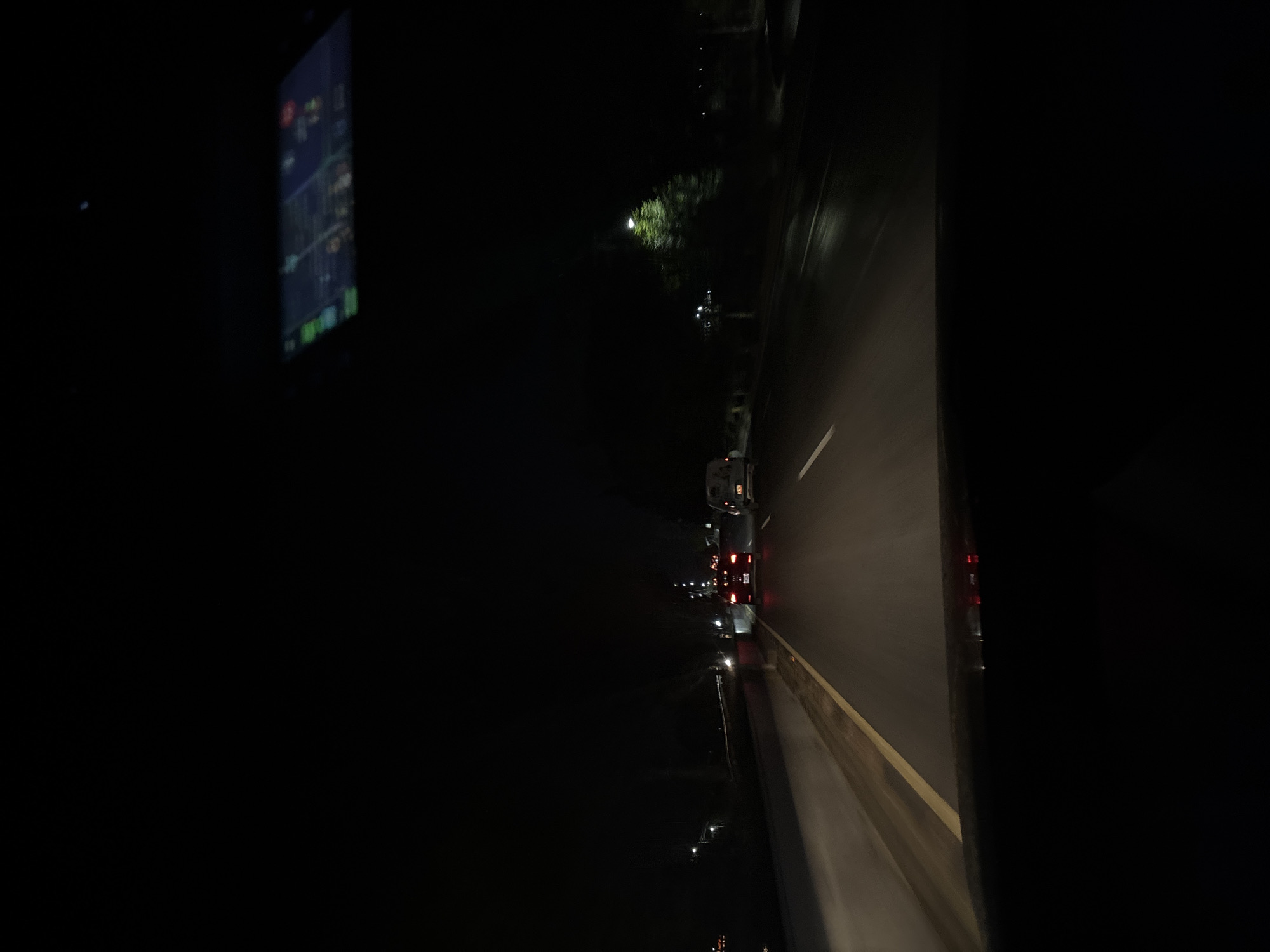 Nighttime highway traffic captured in Puebla, Mexico
