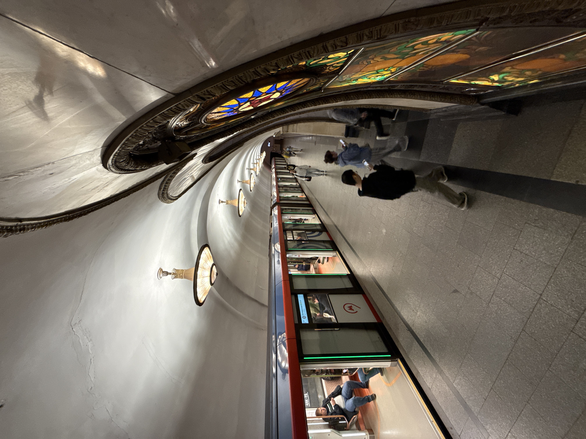 Exploring the Moscow Metro's architecture and daily passenger flow
