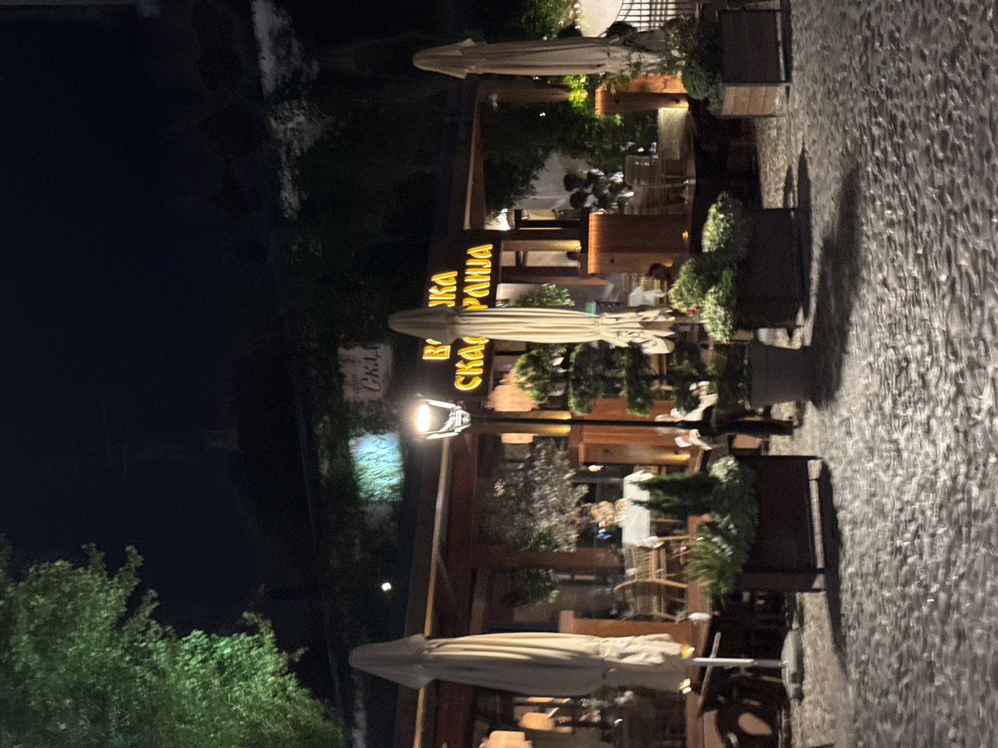 Evening dining and stroll documented in Belgrade's historic quarter