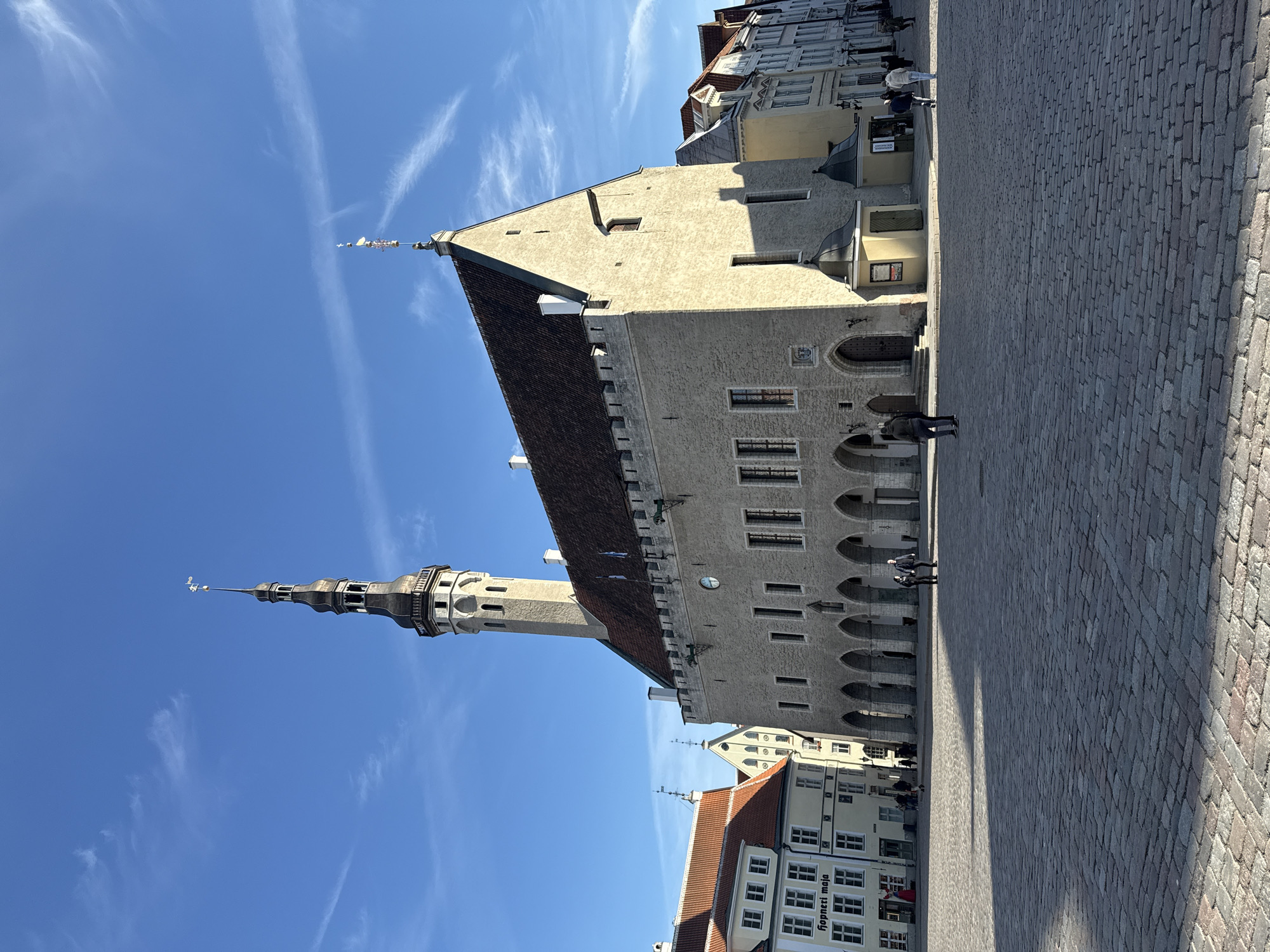 Tourist documents hour-long walk through Tallinn's medieval Old Town