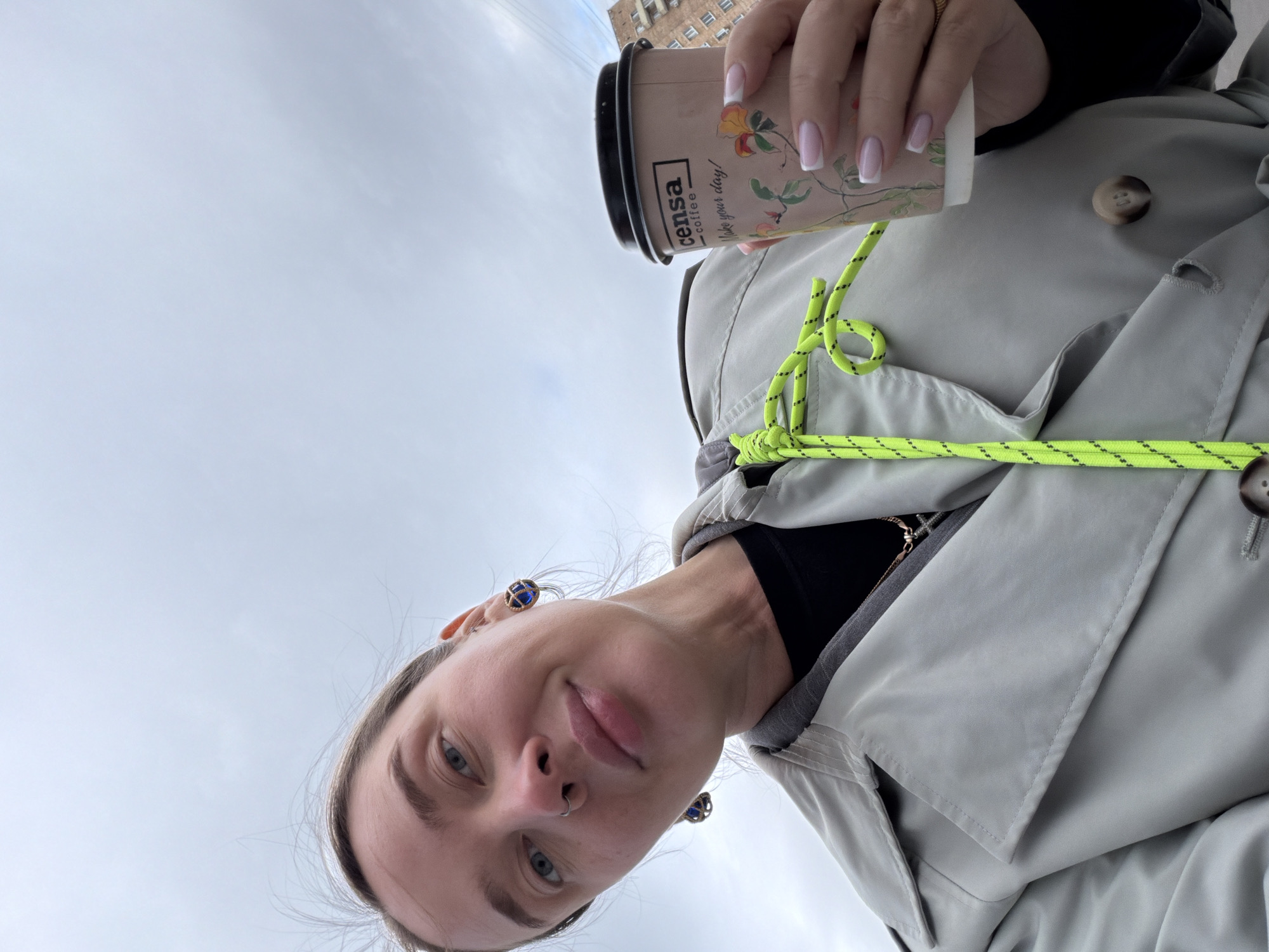 Woman documents afternoon outing across Moscow locations