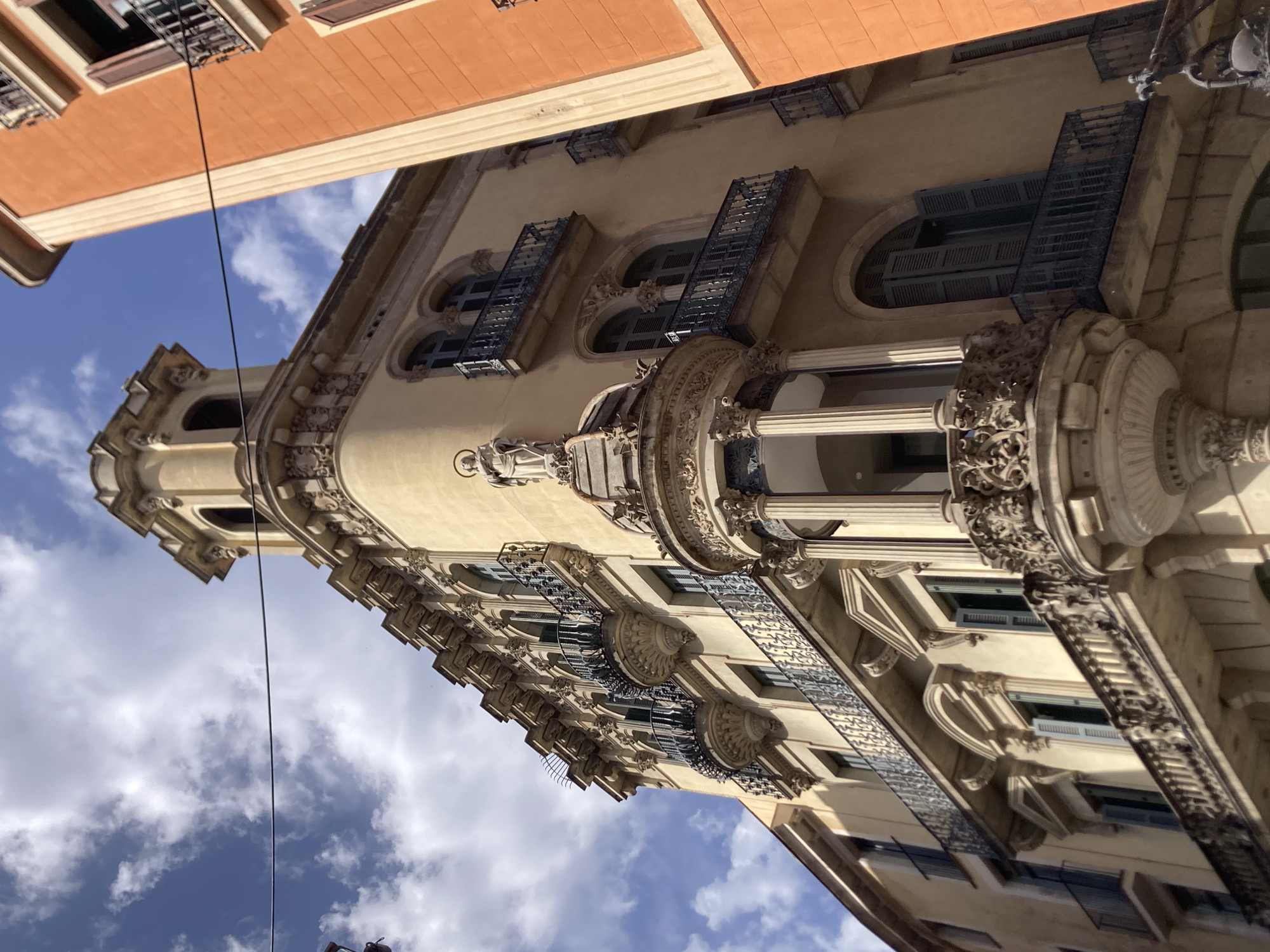Street-level architecture walk through Barcelona's Gothic Quarter