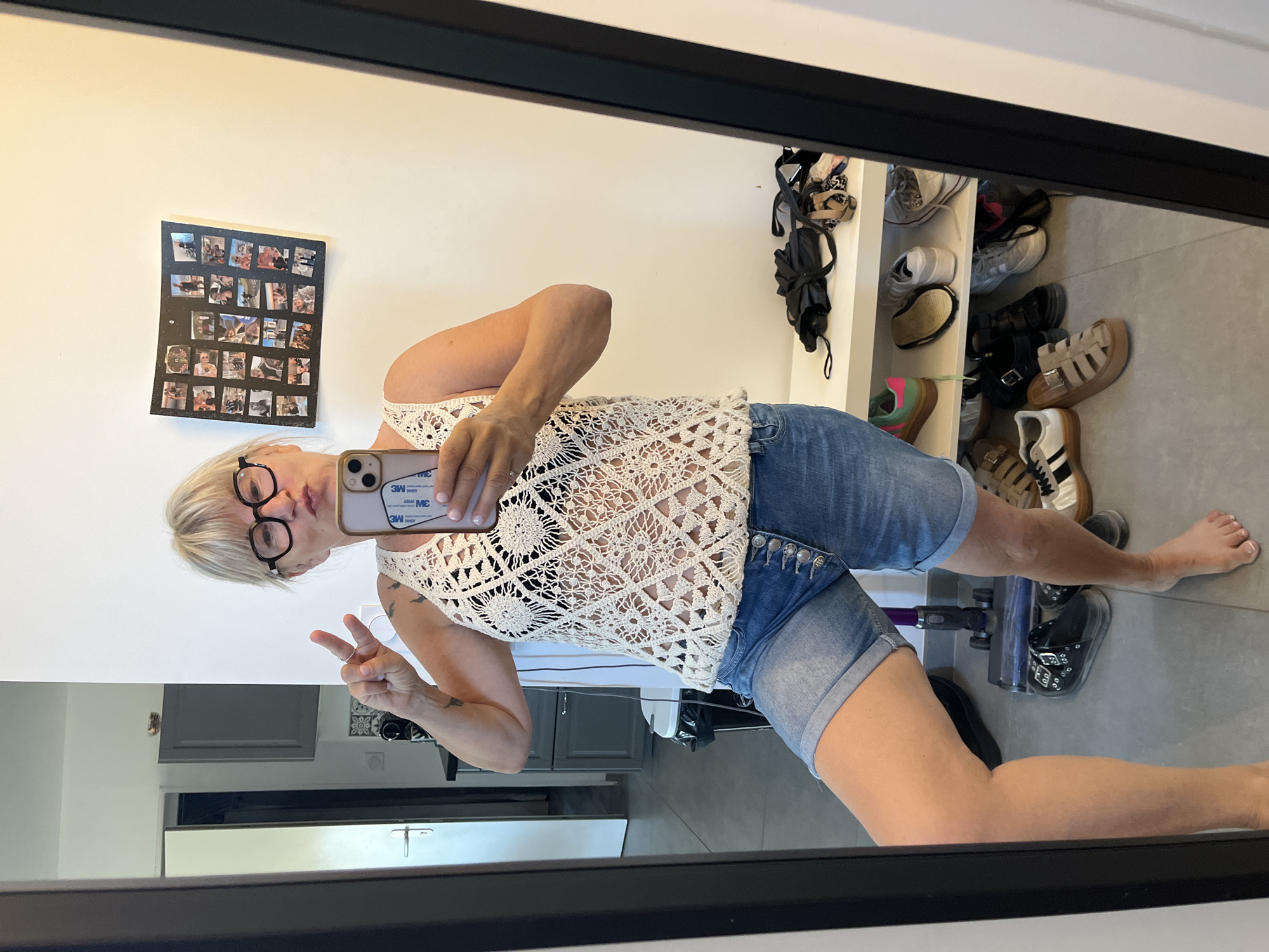 Morning selfies and a Pomeranian in Chambœuf, France