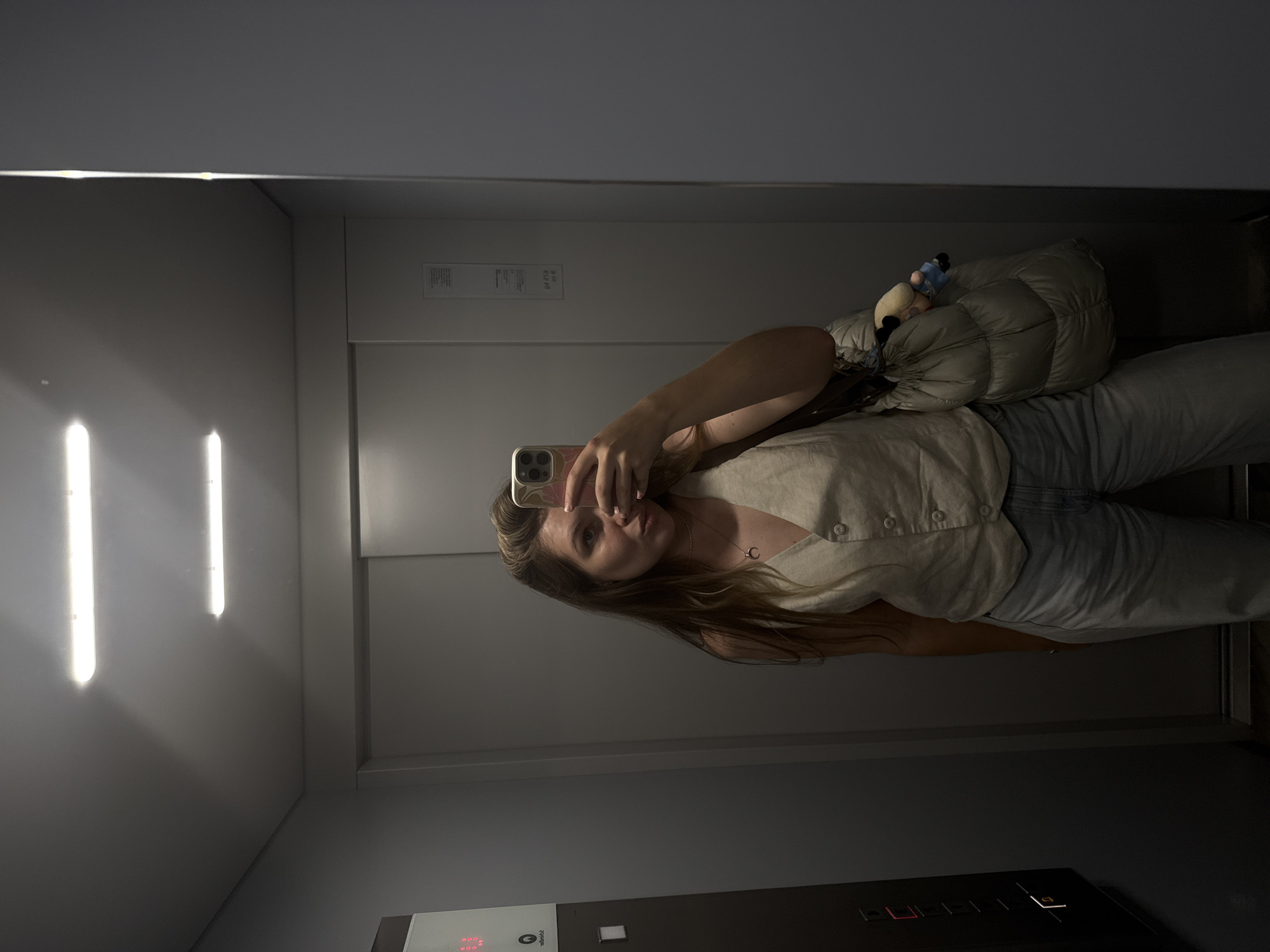 Woman takes elevator selfie in Belgrade suburb