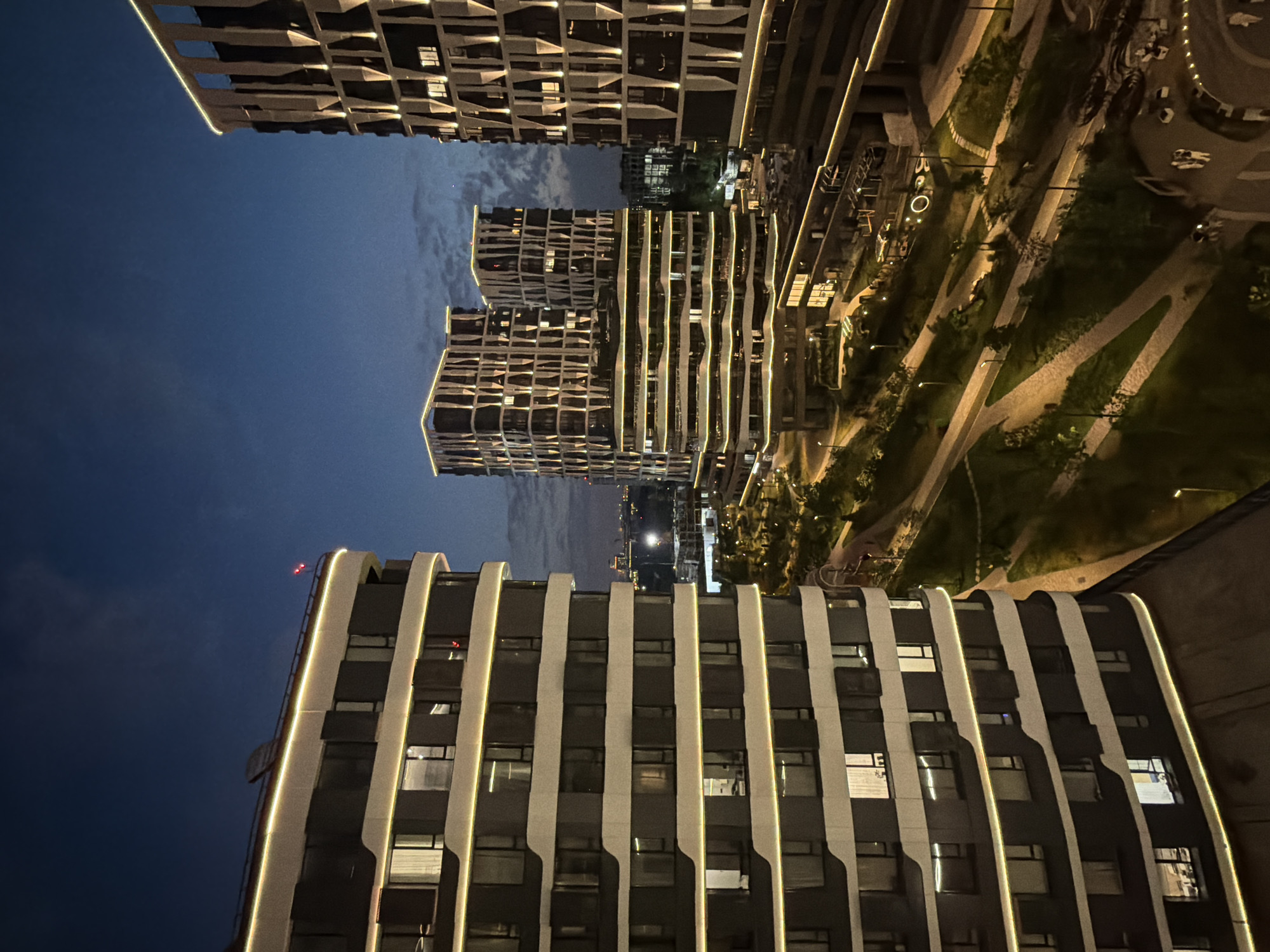 Evening scenes across Moscow captured by independent observer