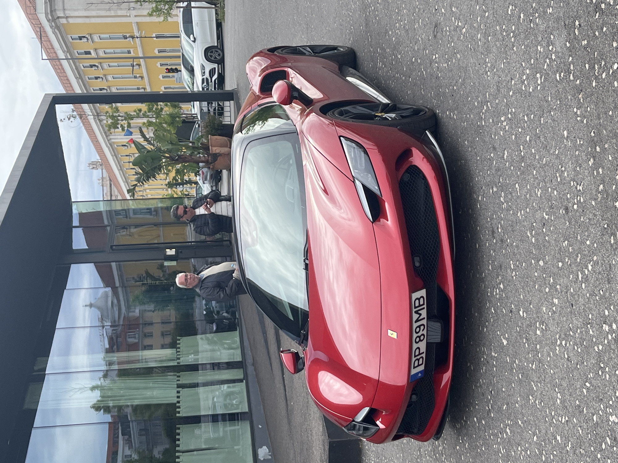 Luxury cars draw photographers on Lisbon streets