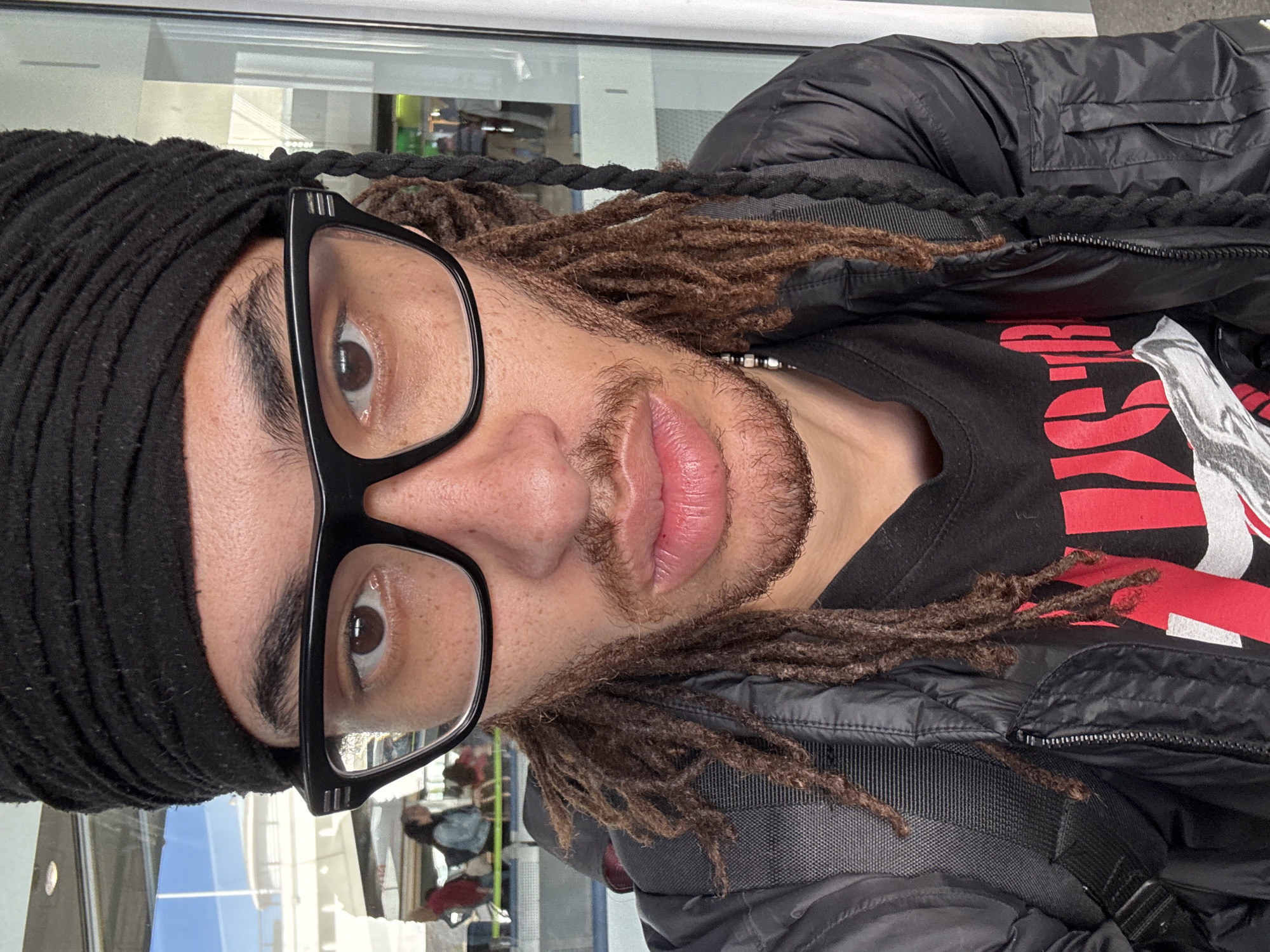 Person with dreadlocks documented in San Bartolomé building