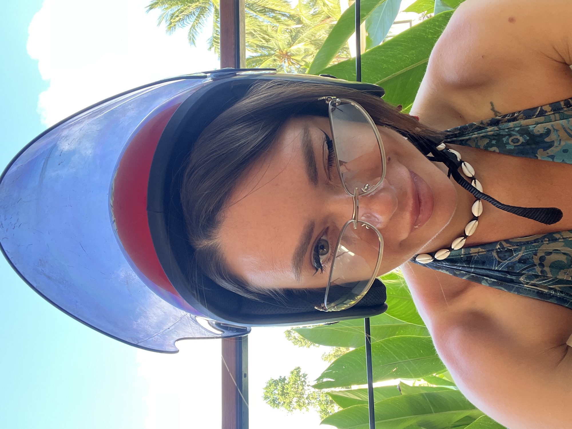 Lazy tropical morning in Ban Tai — people, machines, and dragonflies