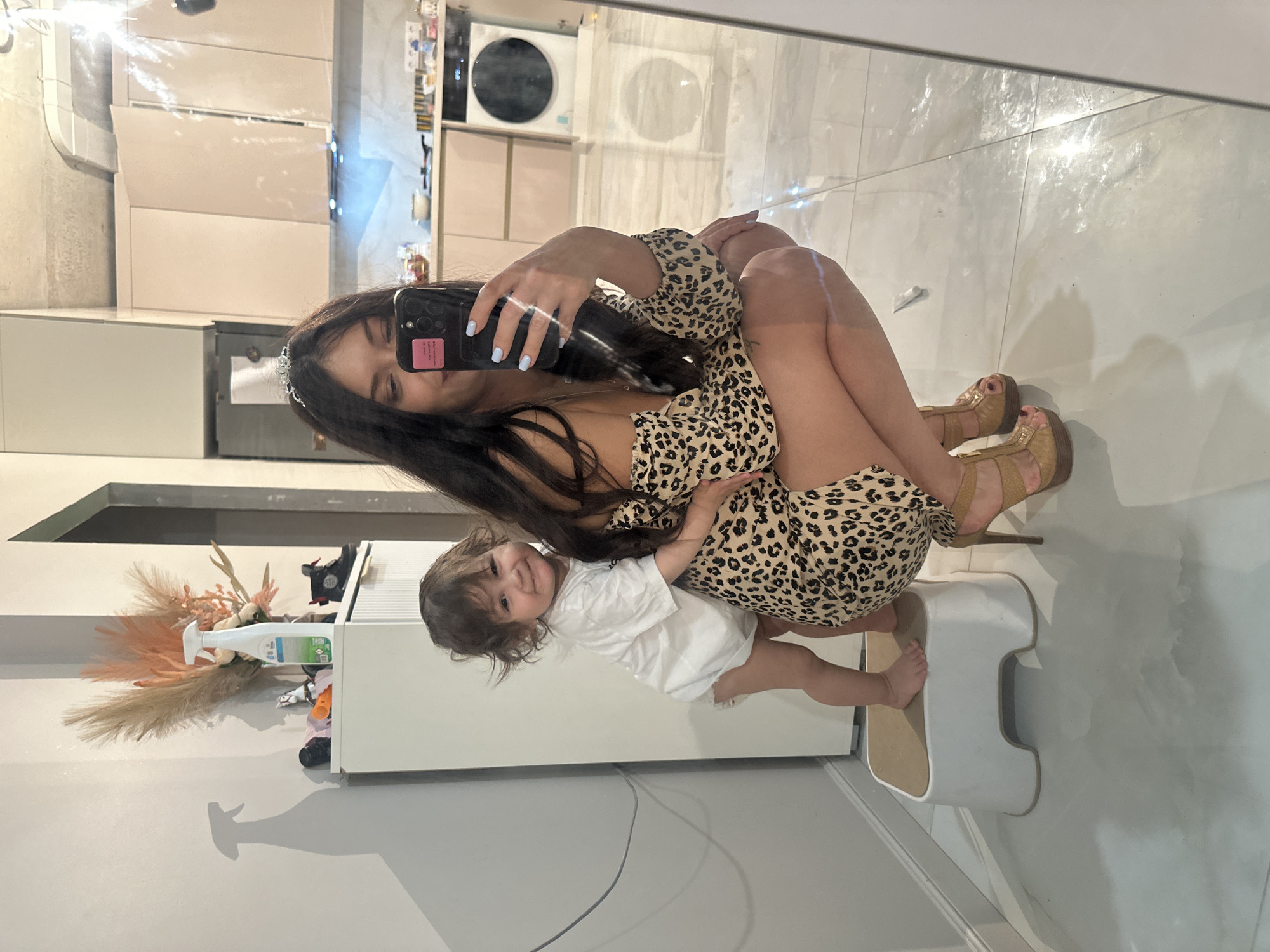 Woman in tiara takes mirror selfies across Moscow area