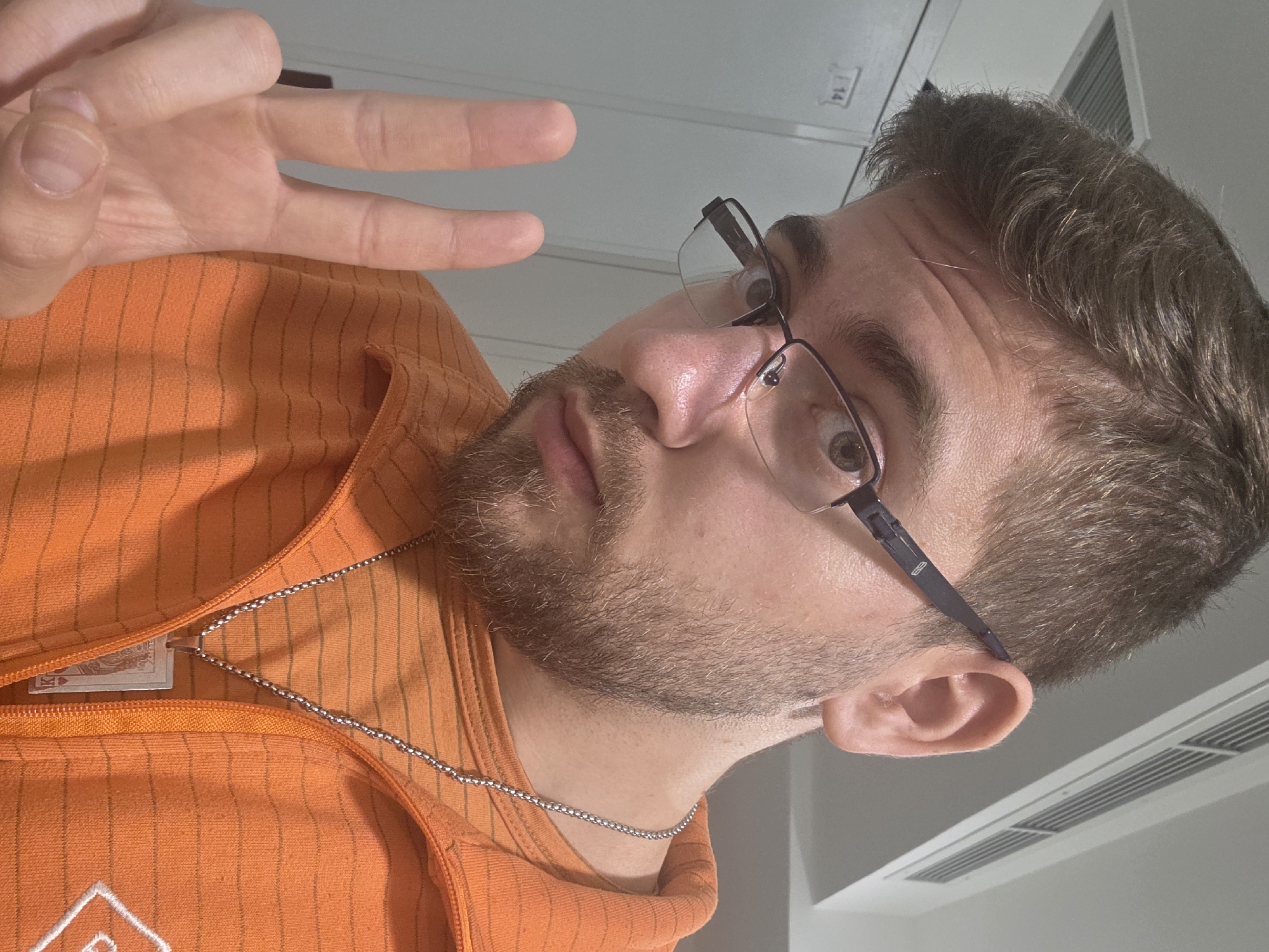 Man documents fitness facility visit with selfies in Plovdiv
