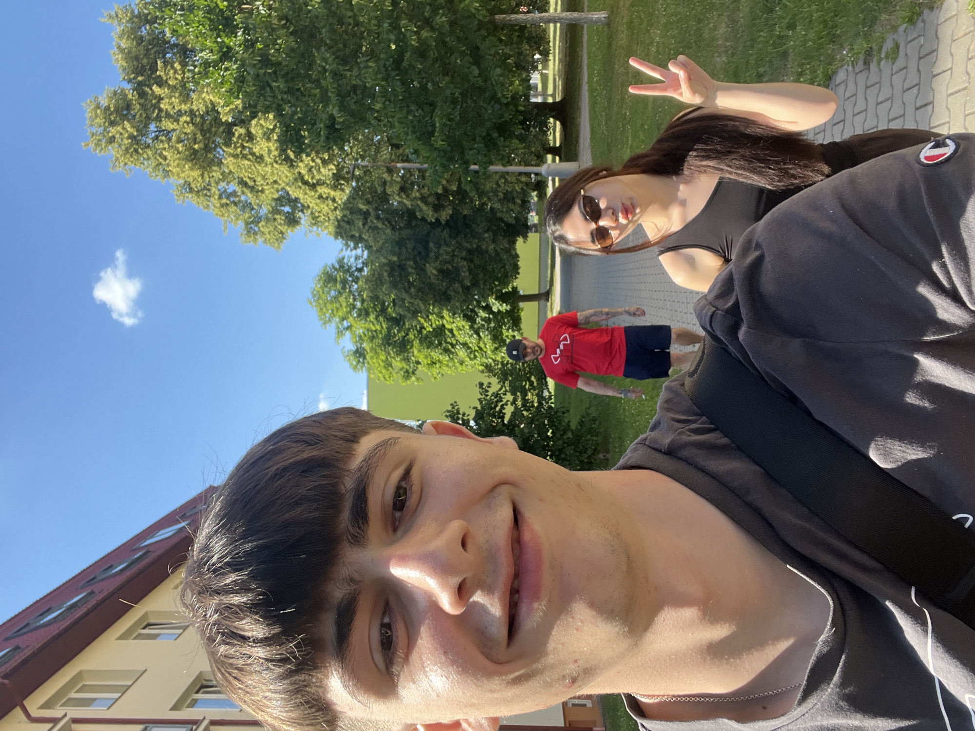 Sunny afternoon hangout in Dobřany, selfies and short clips