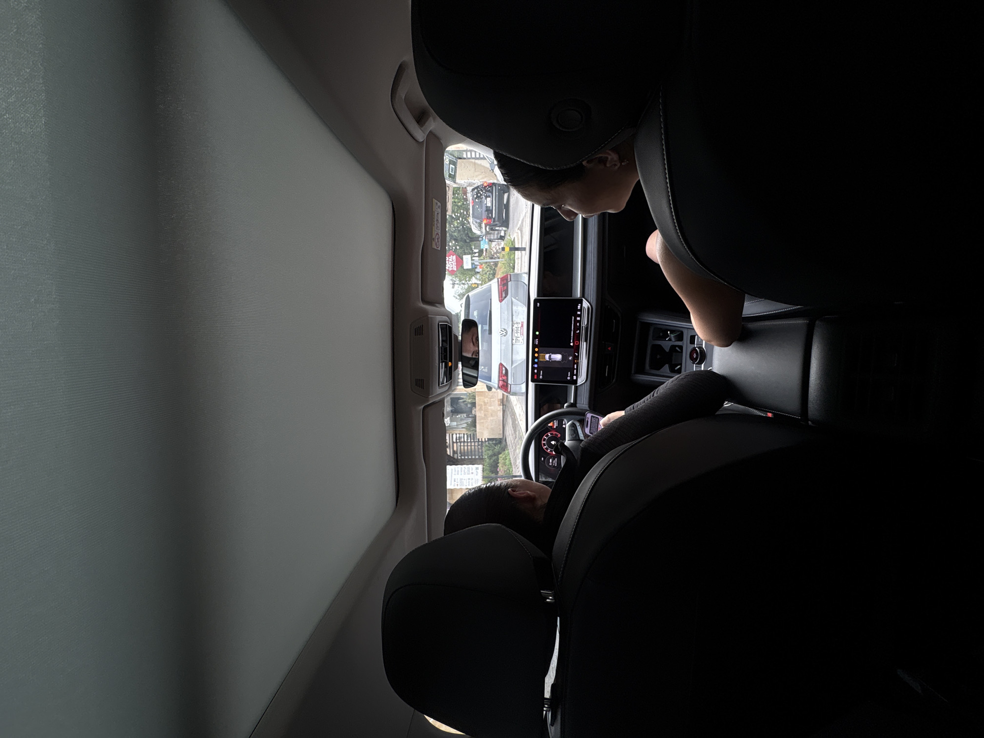 Inside a parked car in San Bernardino Tlaxcalancingo, midday