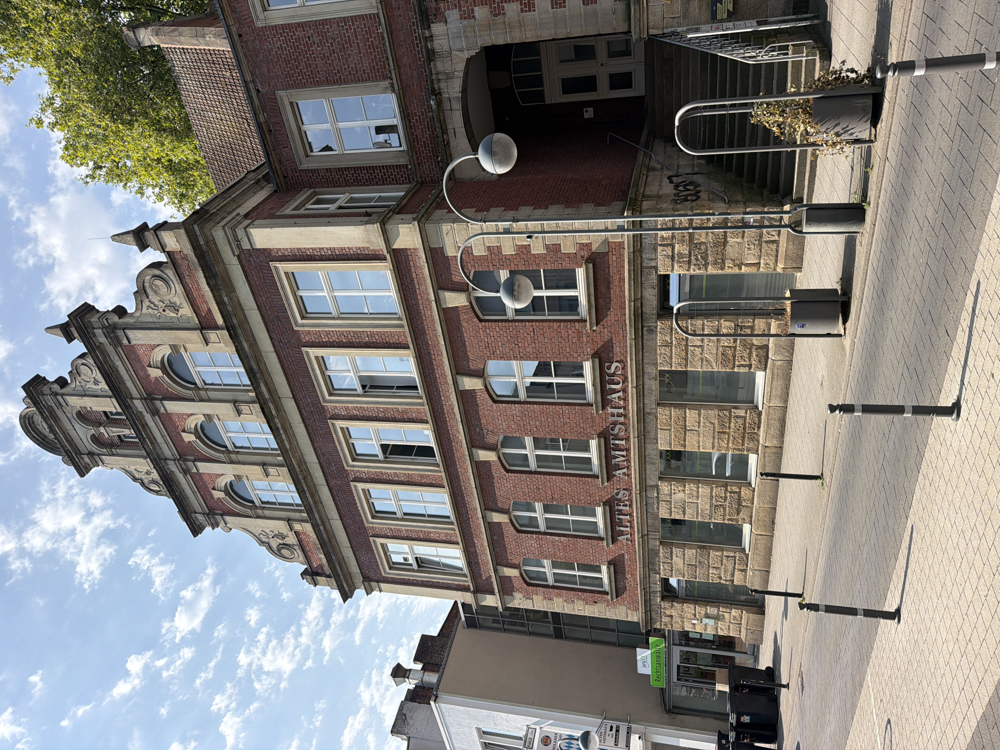 Street-level scene around the Altes Amtshaus in Bochum