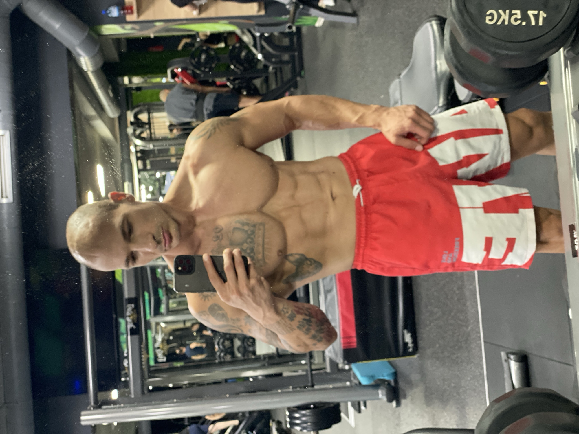 Gym selfies in Pleven, Bulgaria — two looks, one session