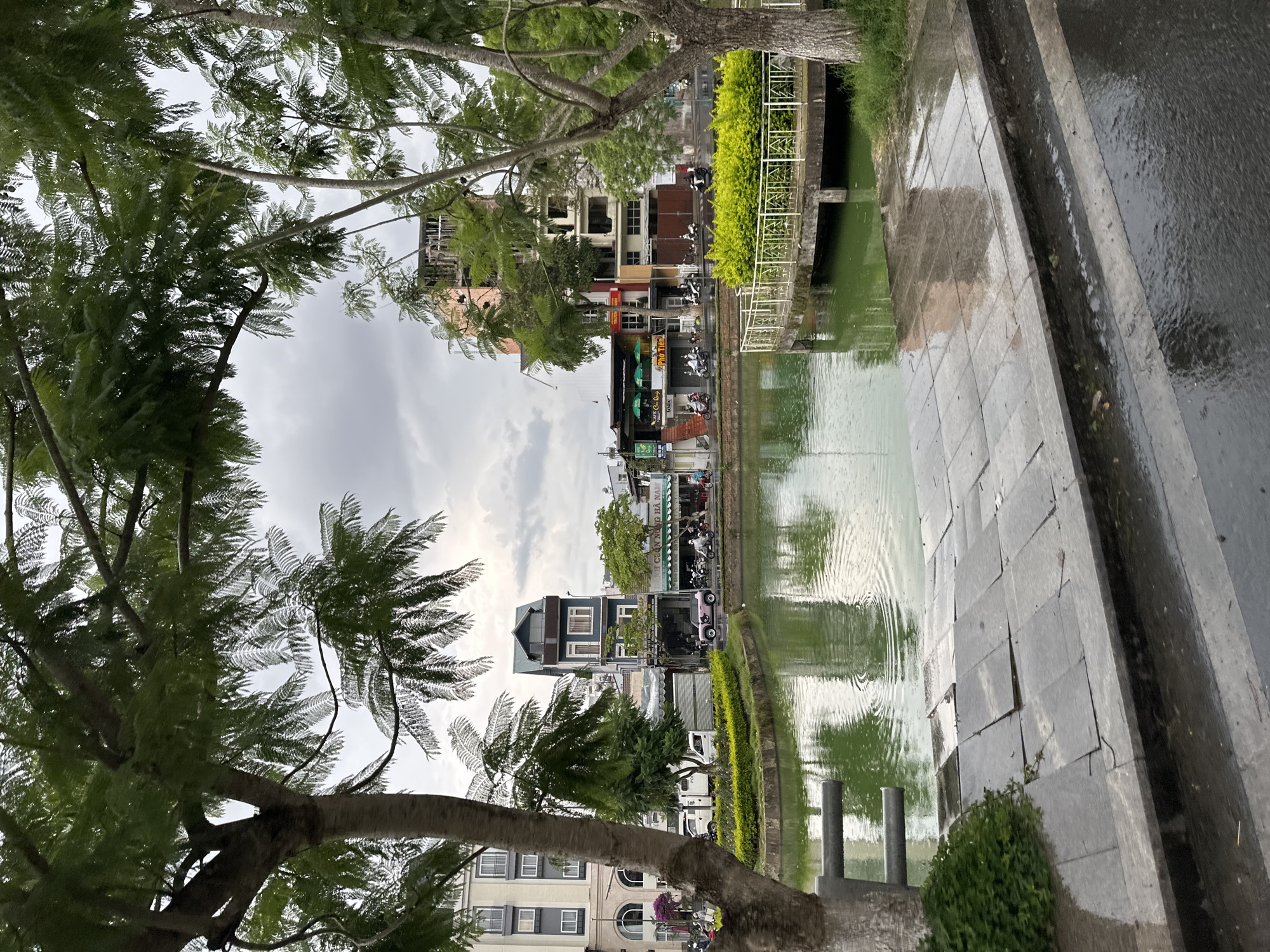 A rainy morning wander through Da Lat's streets and spots
