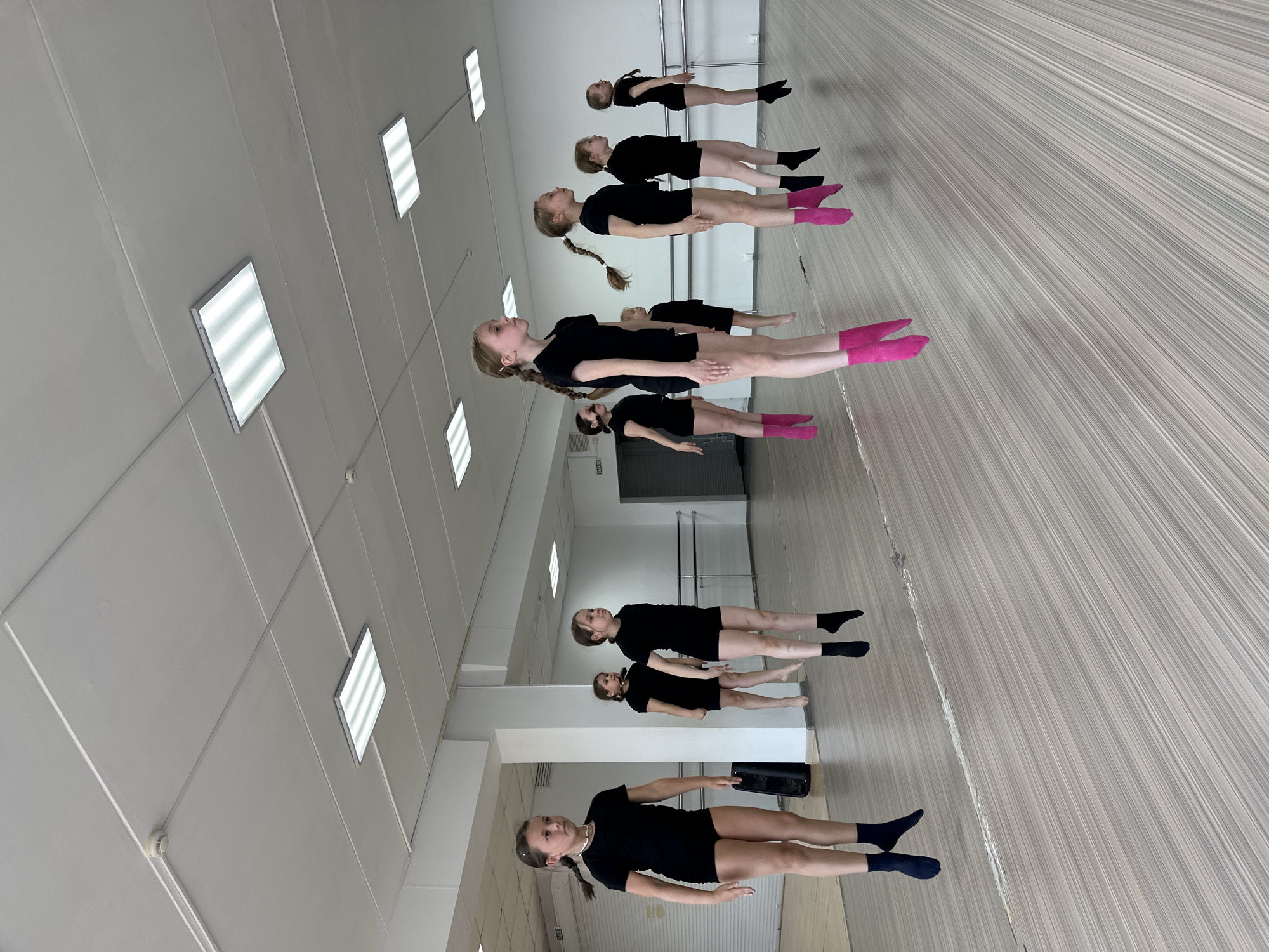 Young dancers practice ballet in Votkinsk studio