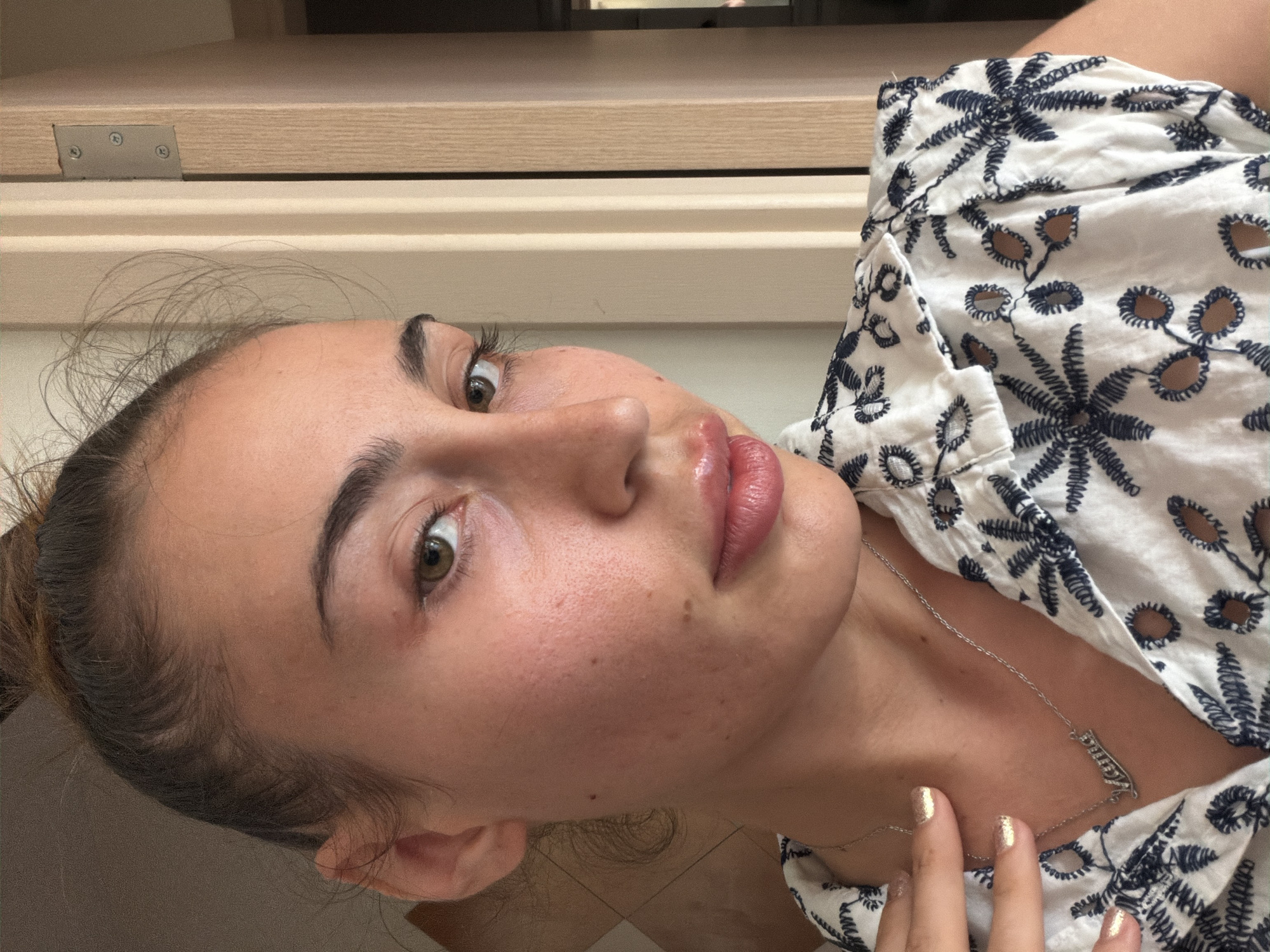 Woman documents afternoon routine in Tersefanou, Cyprus