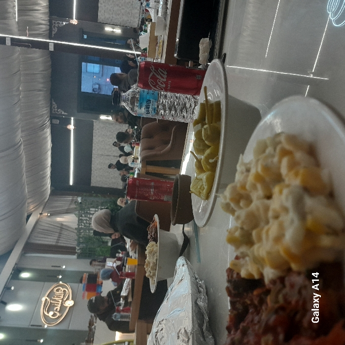 Gaza City restaurants serve meals amid ongoing urban conditions