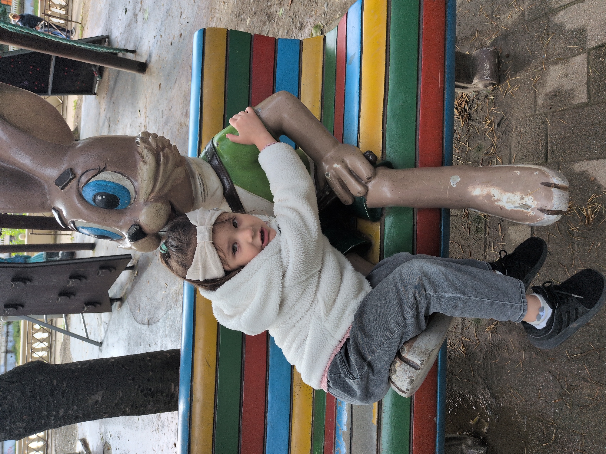 Family enjoys afternoon outing in Sochi's parks and gardens