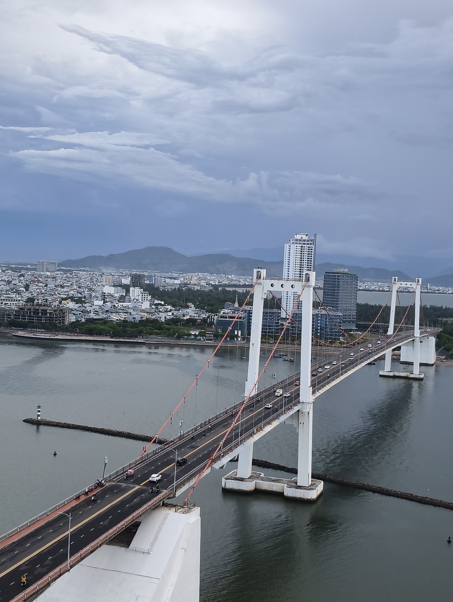 Coastal views and a bridge in Đà Nẵng, Vietnam