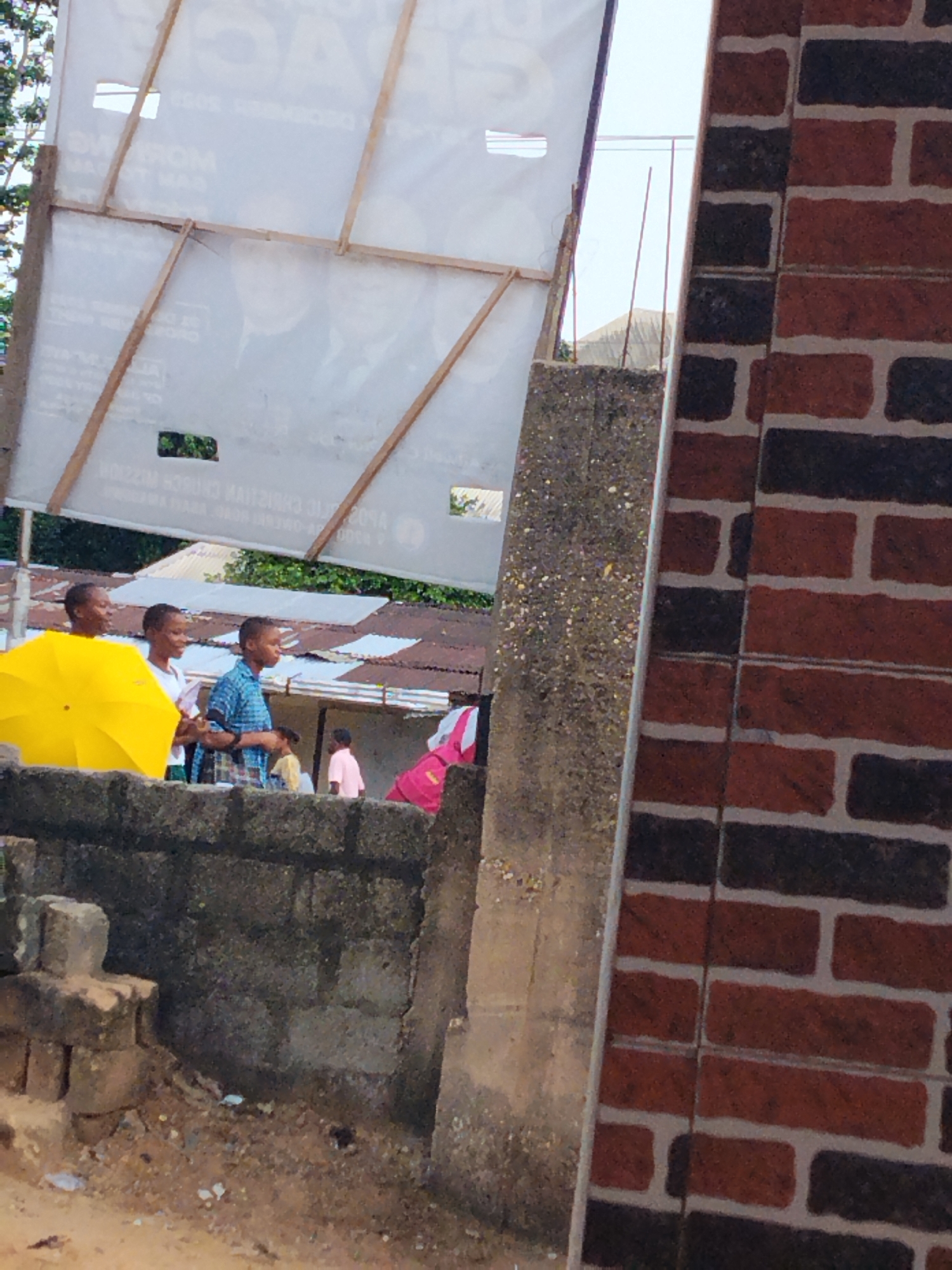 Street life documented in Aba, Nigeria afternoon gathering