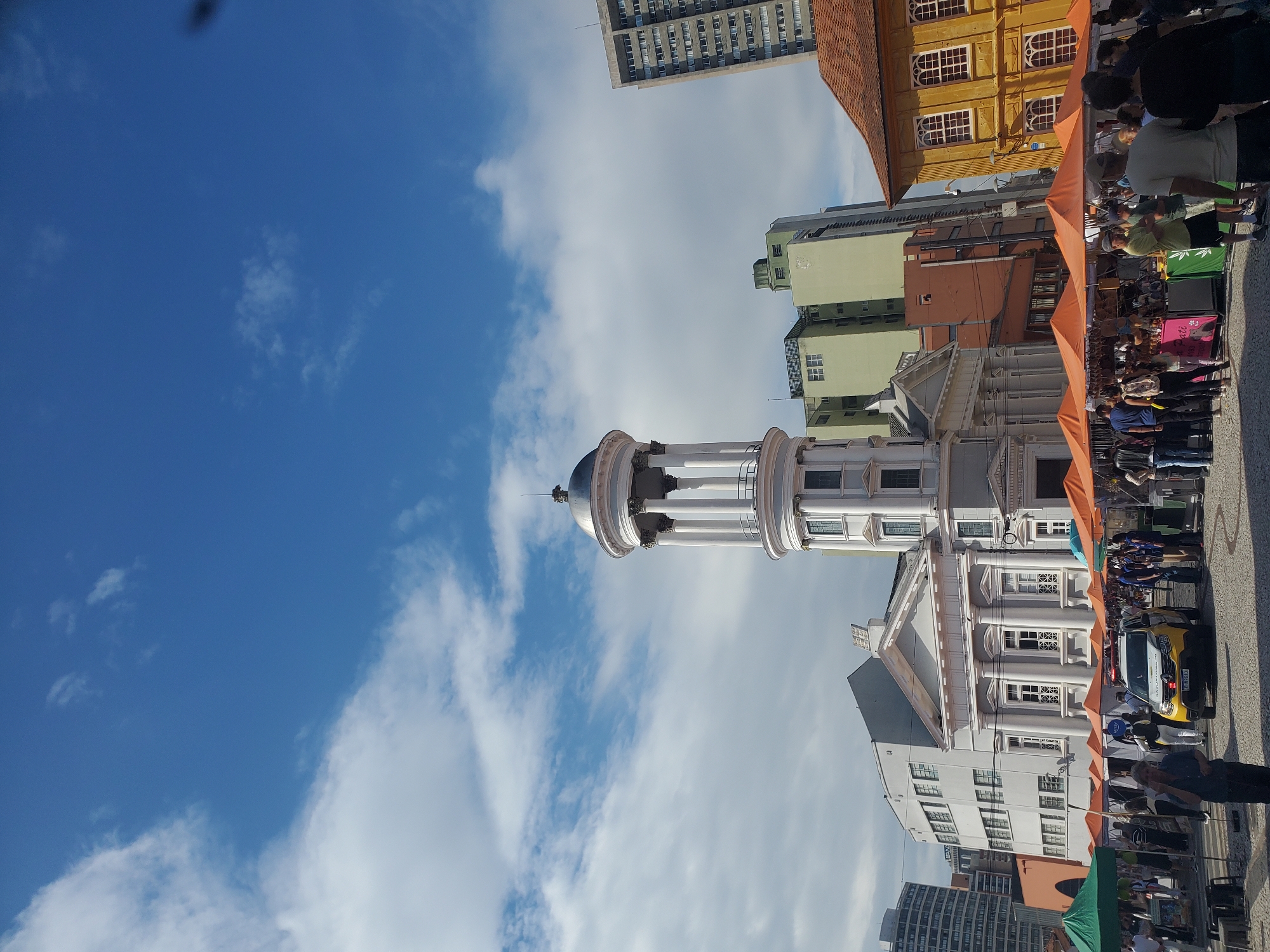 Curitiba street scenes captured: historic building, food, art, toys