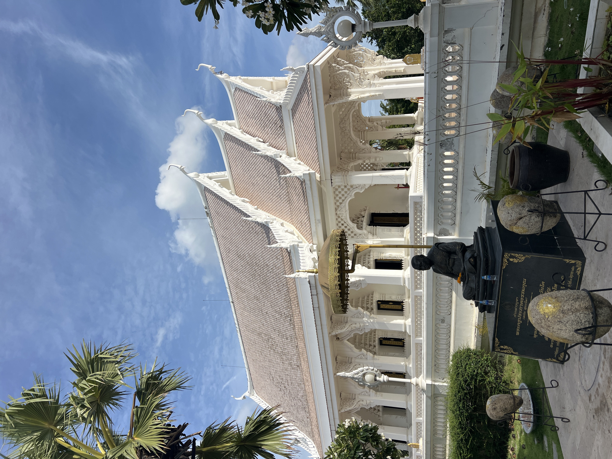 Buddhist temple and mummified monk relic, Ko Samui