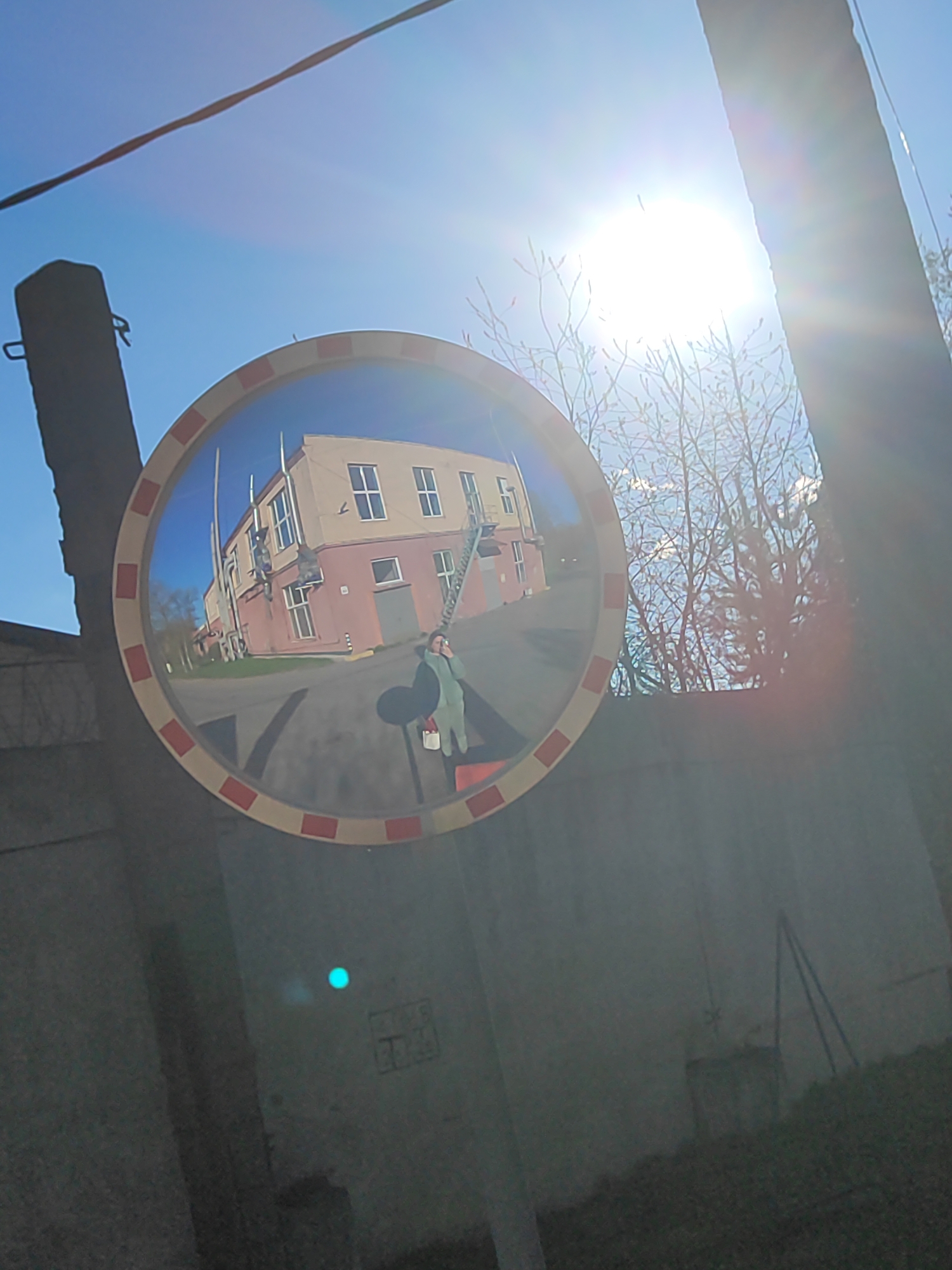 Mixed visual memories captured at single location over afternoon