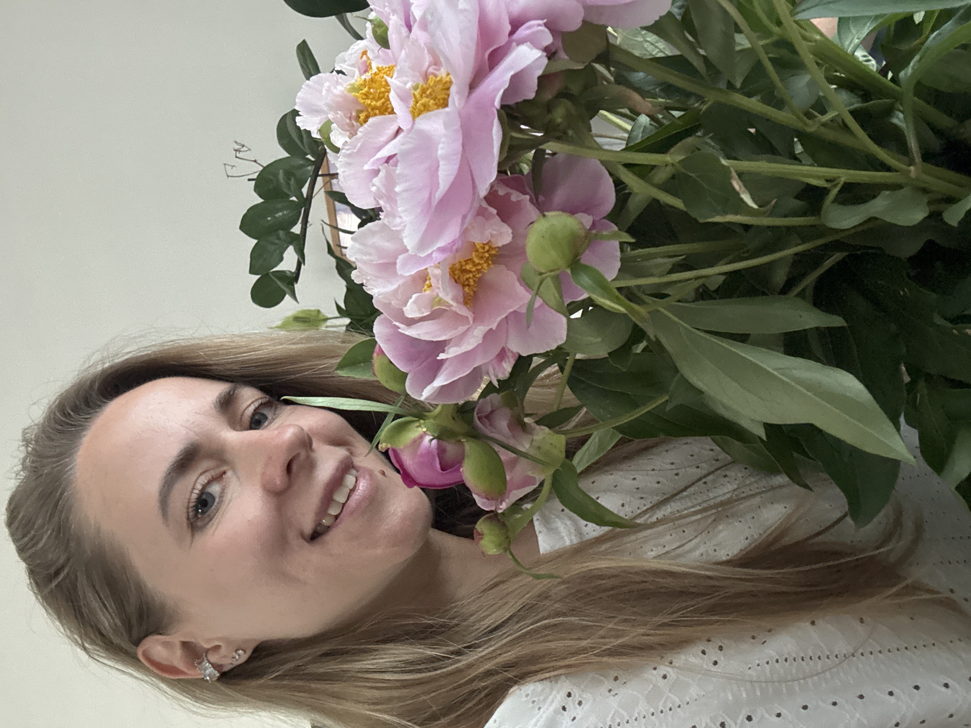Woman documents daily life with cat, family in Chaikovsky