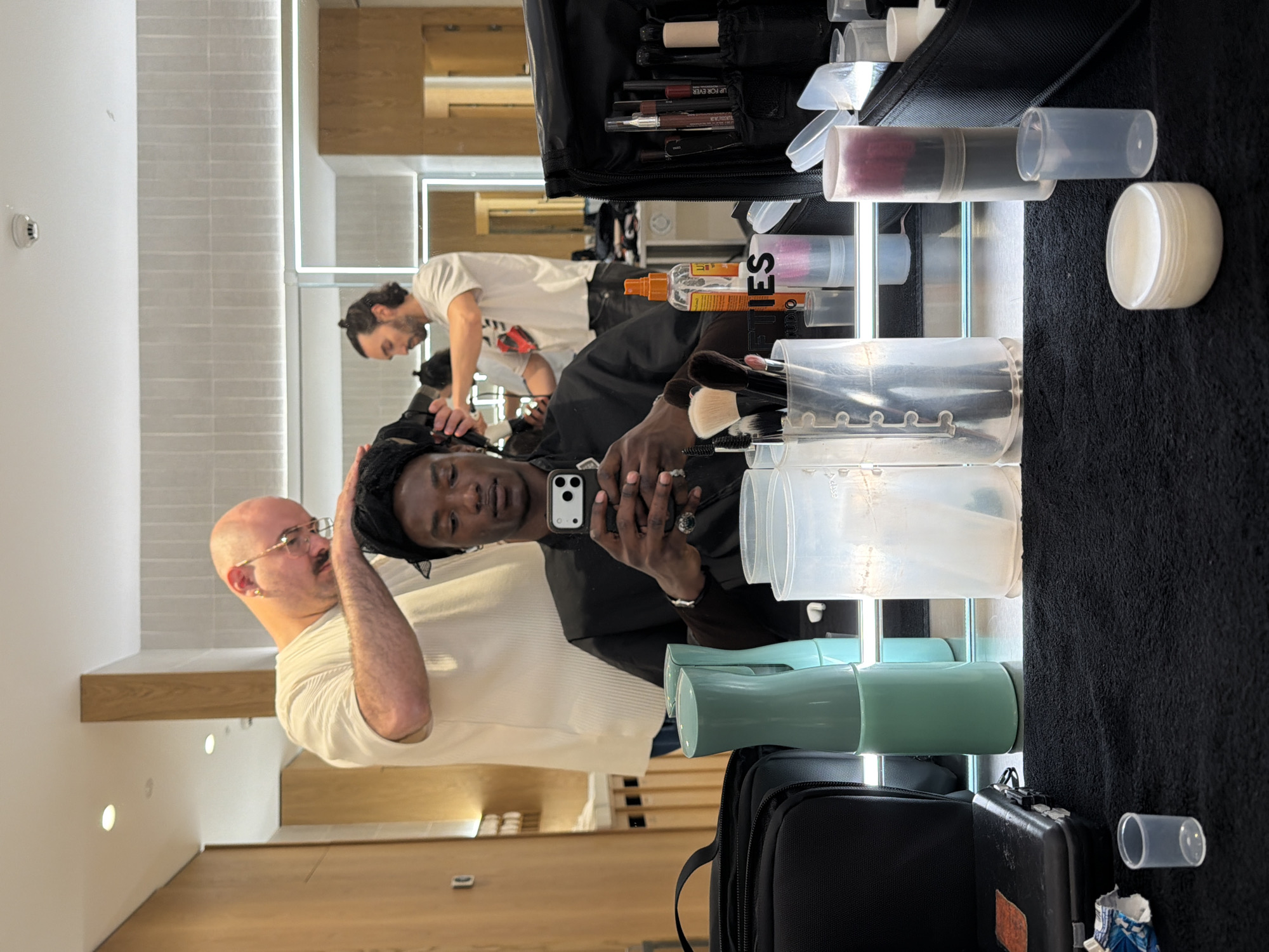 Hair styling session observed at Fibracolor salon