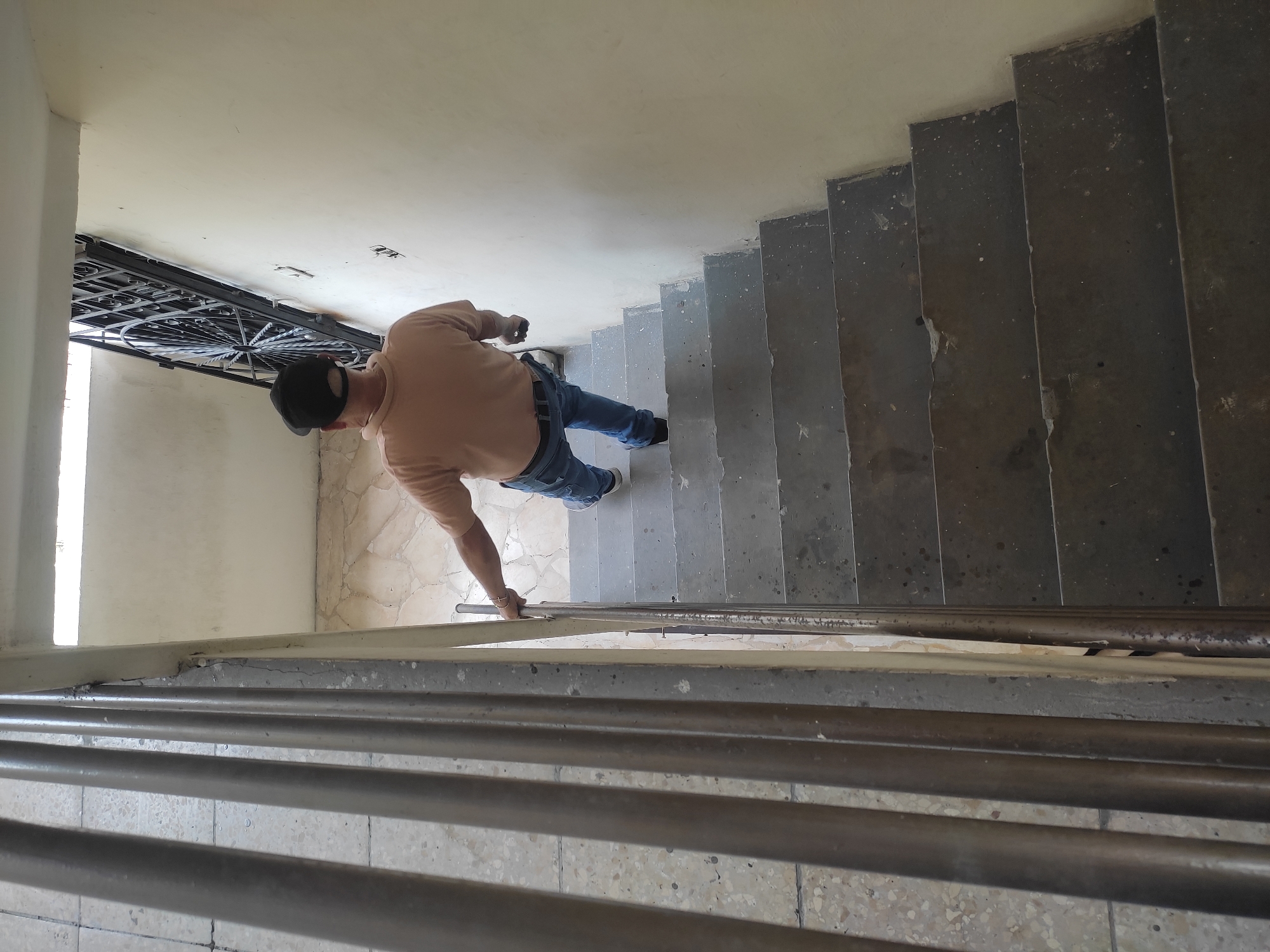 Street scenes captured from elevated views in Guayaquil