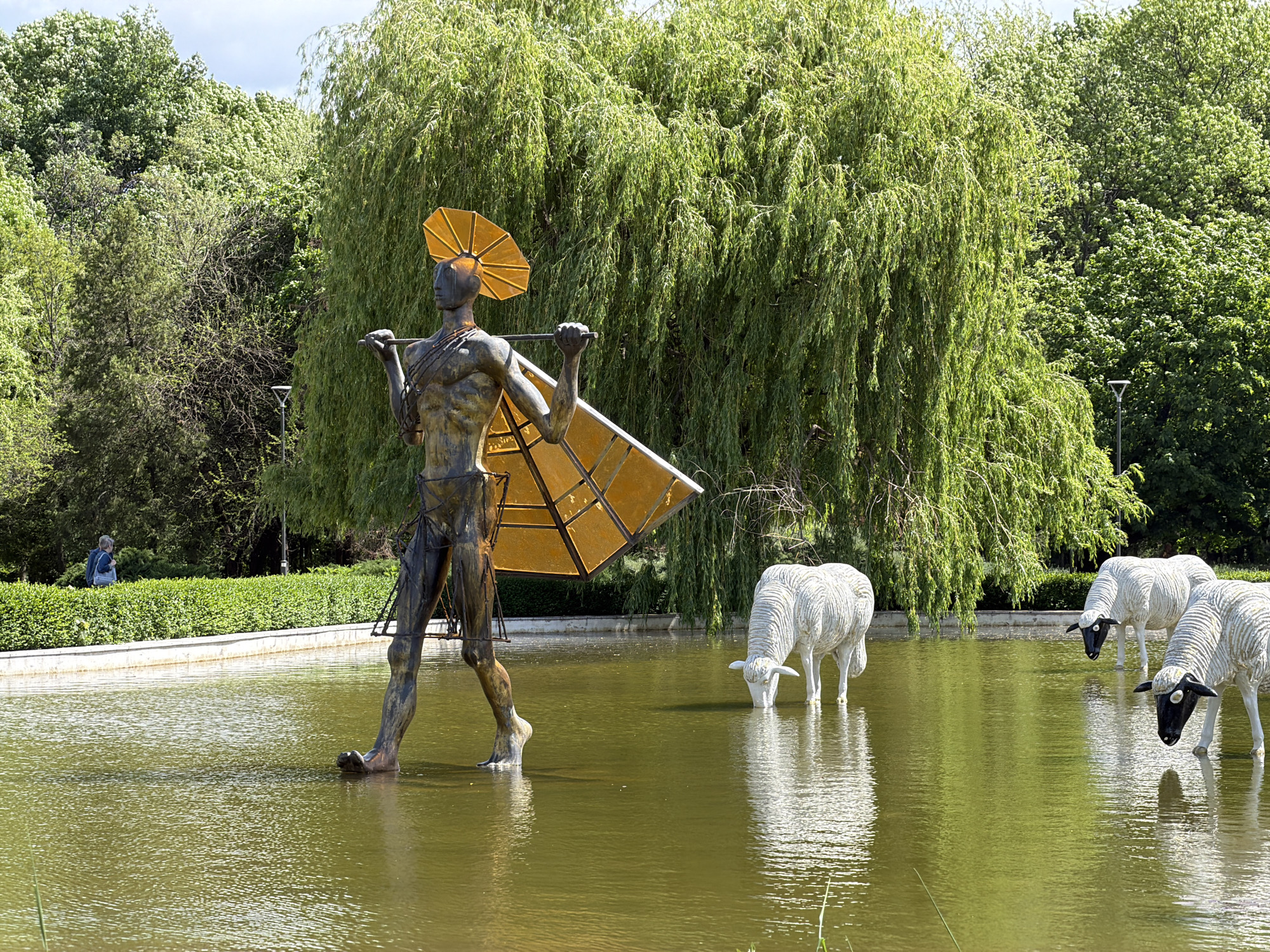 Yoke-bearing statue spotted in Sofia park pond