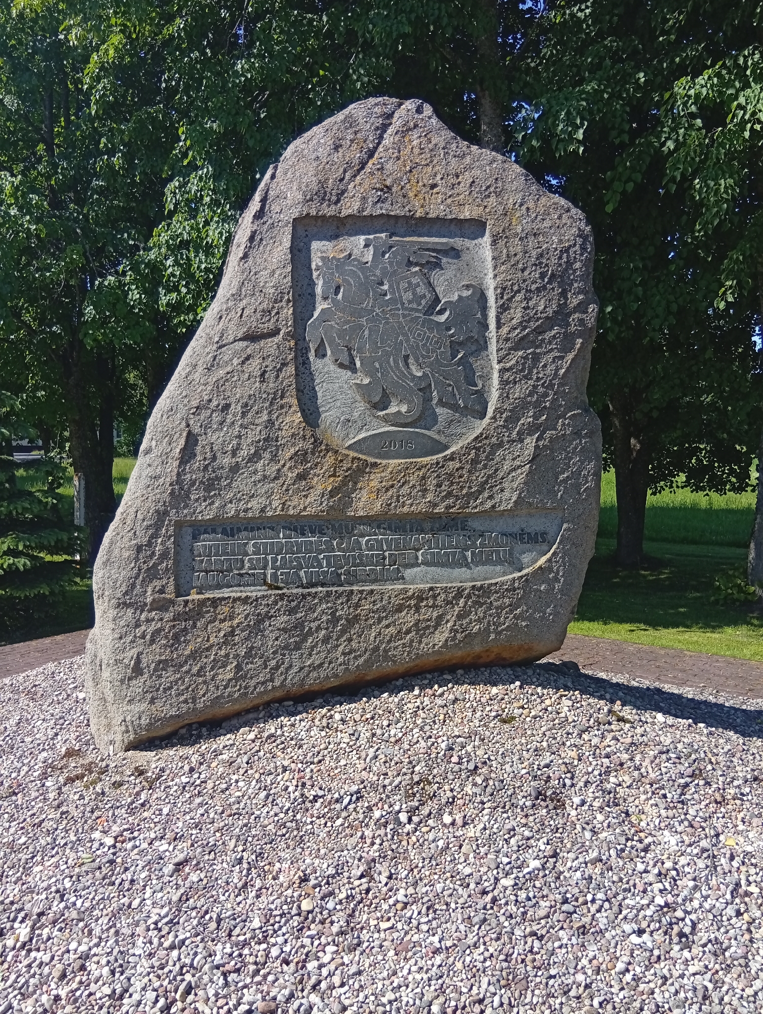 Morning walk through Dirvonėnai village captures local landmarks, storks