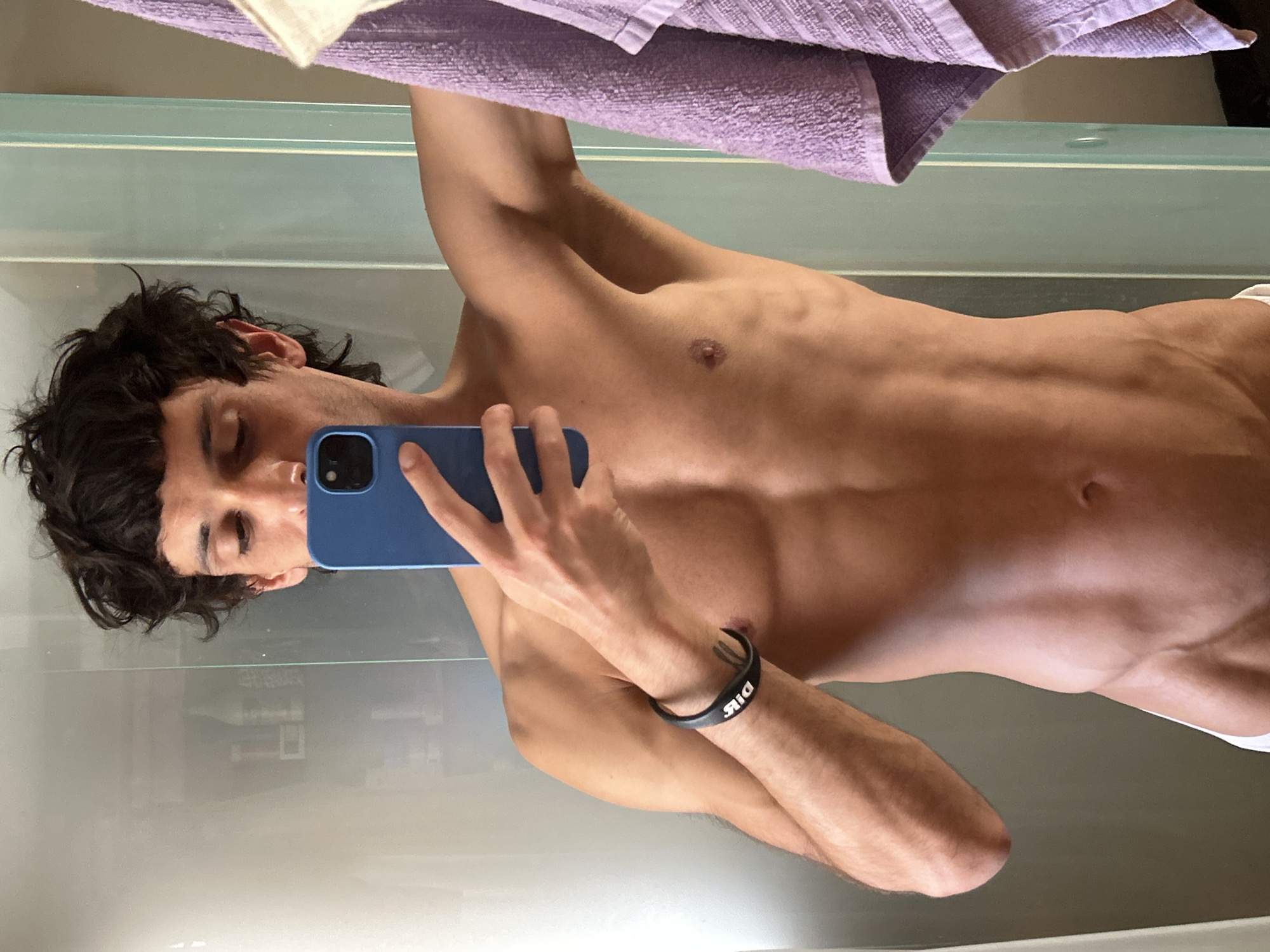 Barcelona afternoon: mirror selfie and a rustic interior space