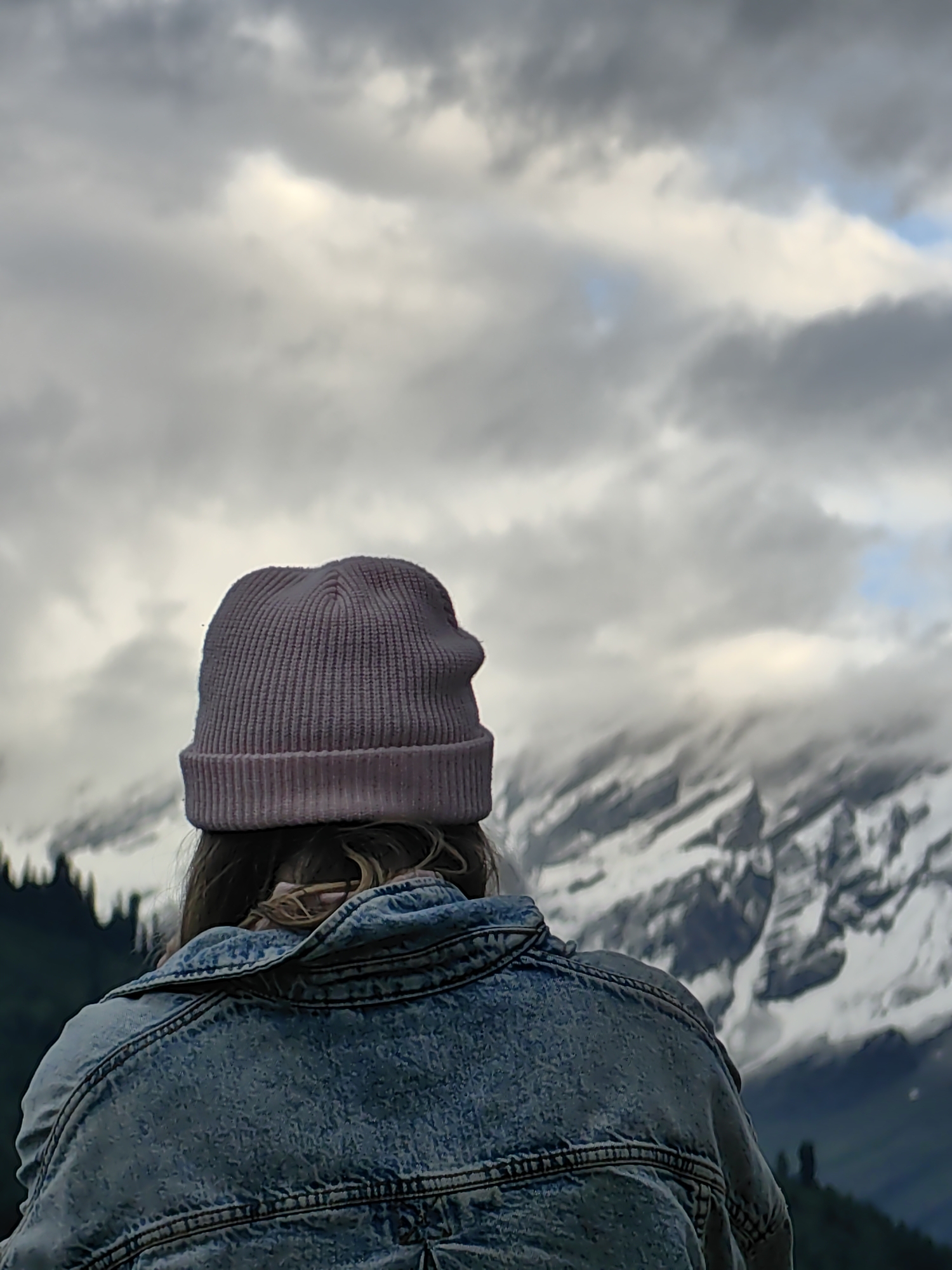 Morning mountain views from Vashisht reveal snow-capped Himalayan peaks