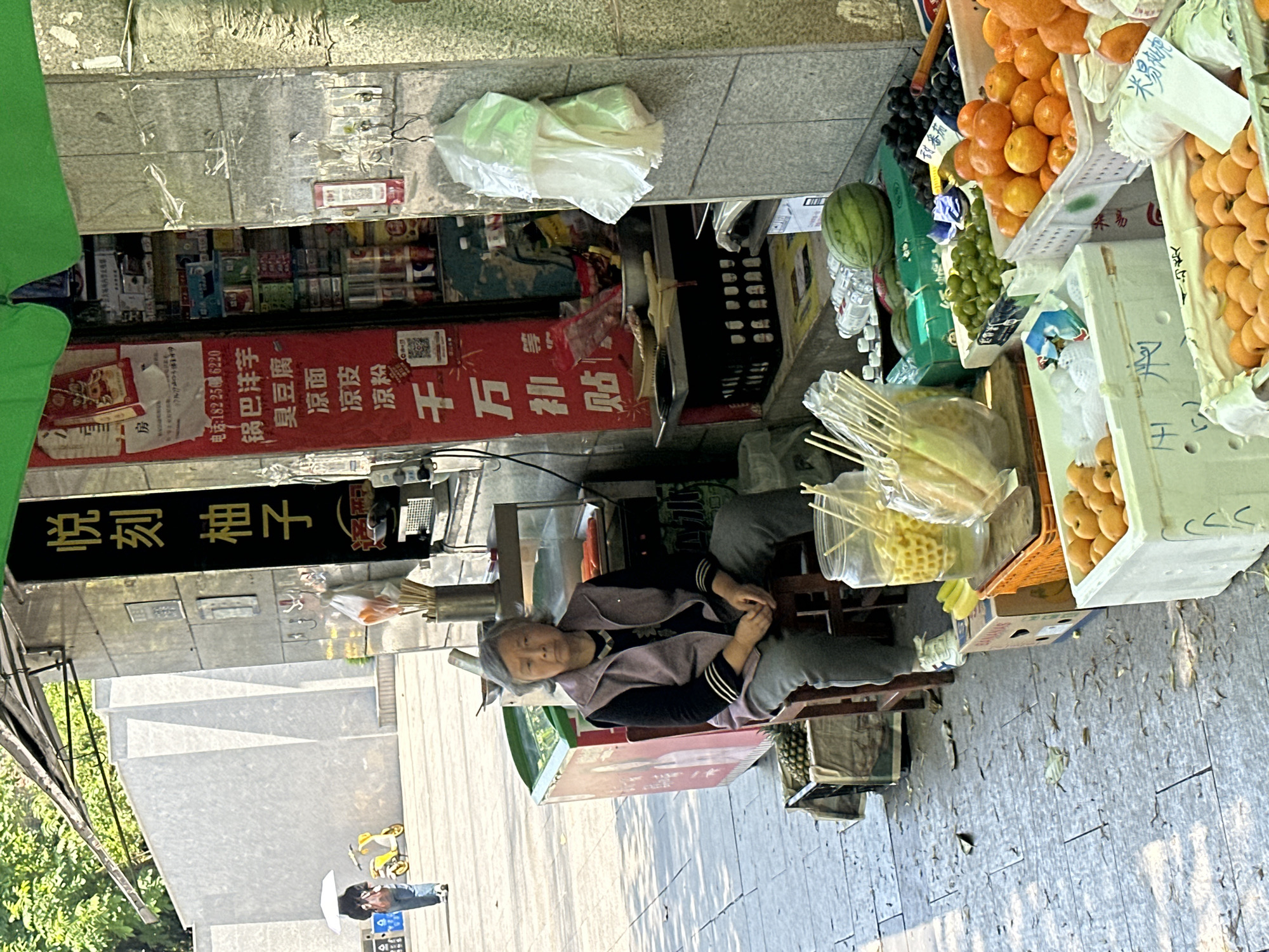 Morning street life documented across Shapingba District, Chongqing