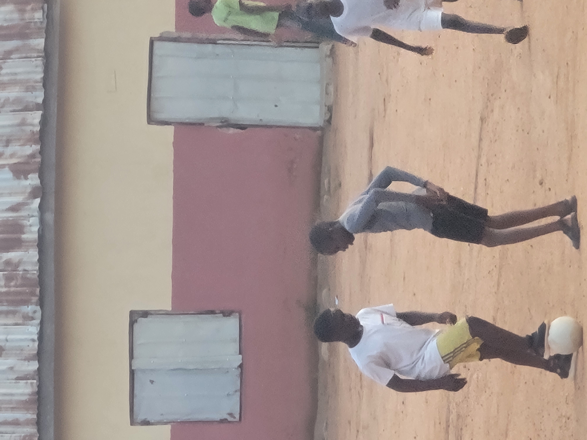 Evening life unfolds in Nigerian village Barakin Akawo