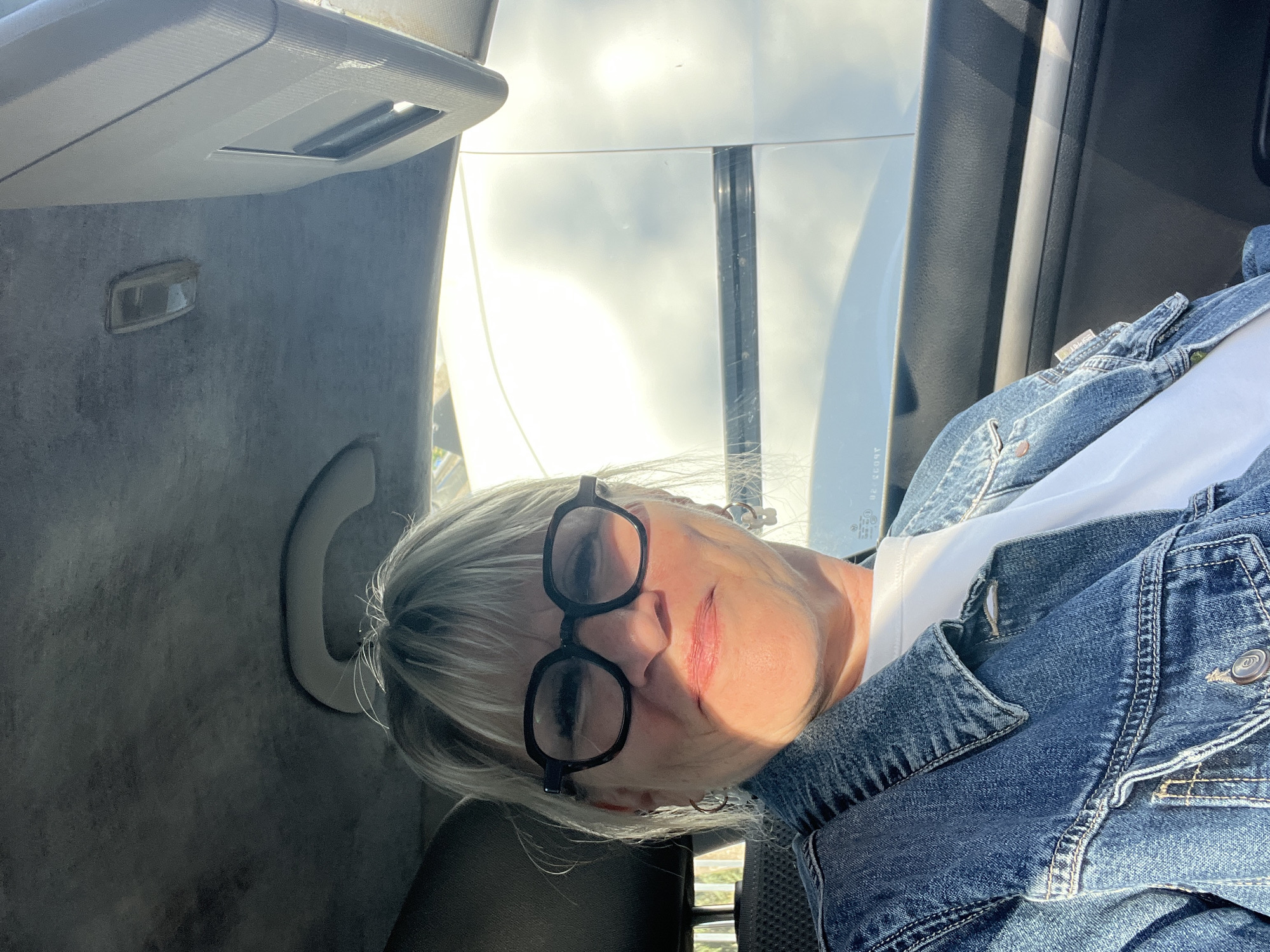 Morning car time and puzzle activities in La Fouillouse