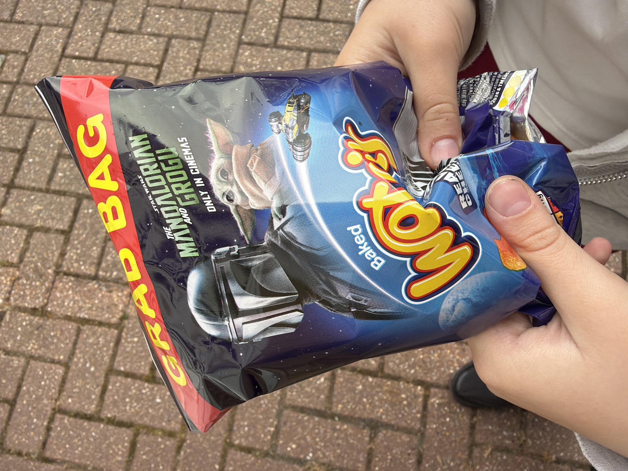 London resident documents snacks and flowers in five-minute span