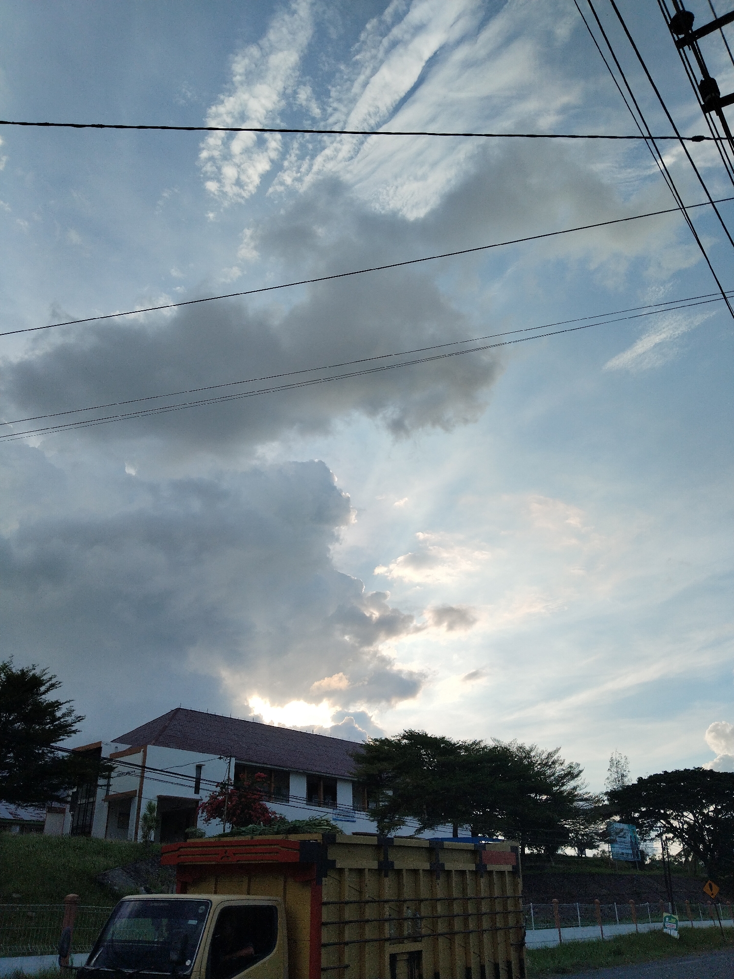 Ordinary moments captured across Lhokseumawe during rainy morning