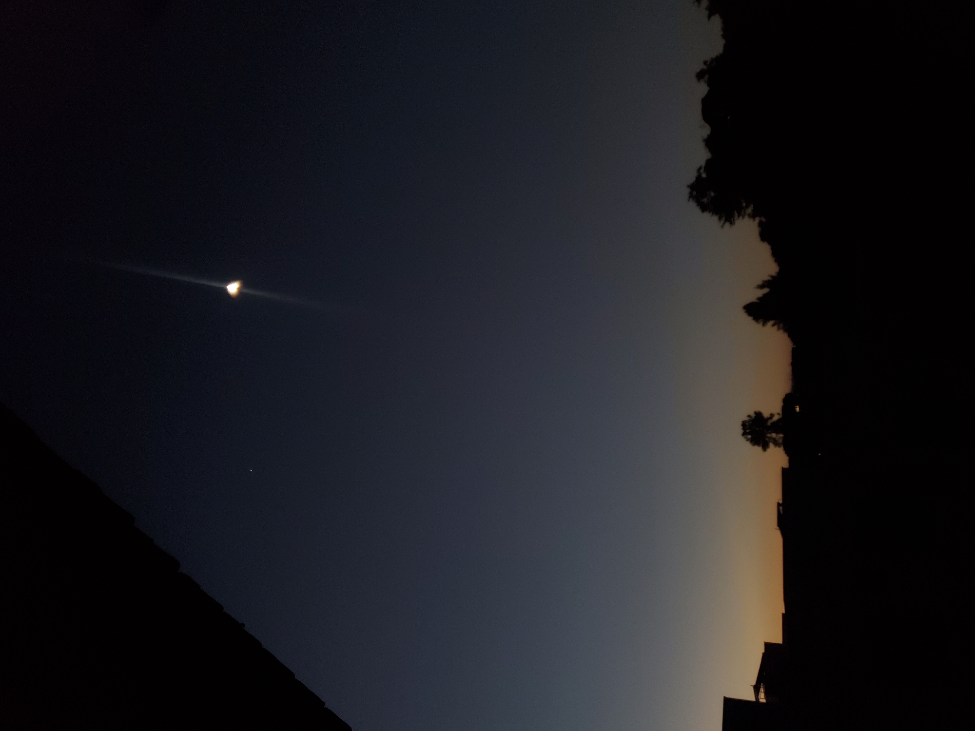 Twilight sky gradient observed over Curitiba, Brazil