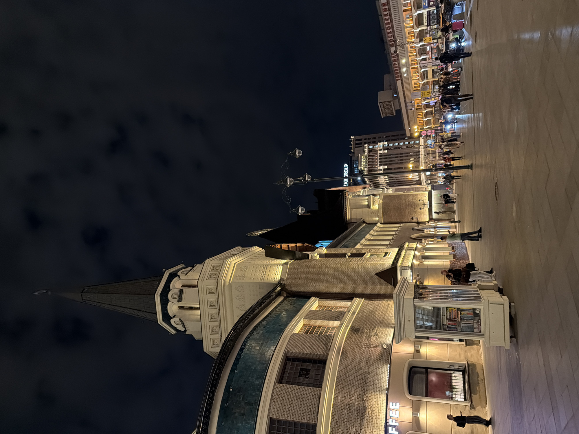 Evening documentation of Moscow landmarks and street scenes