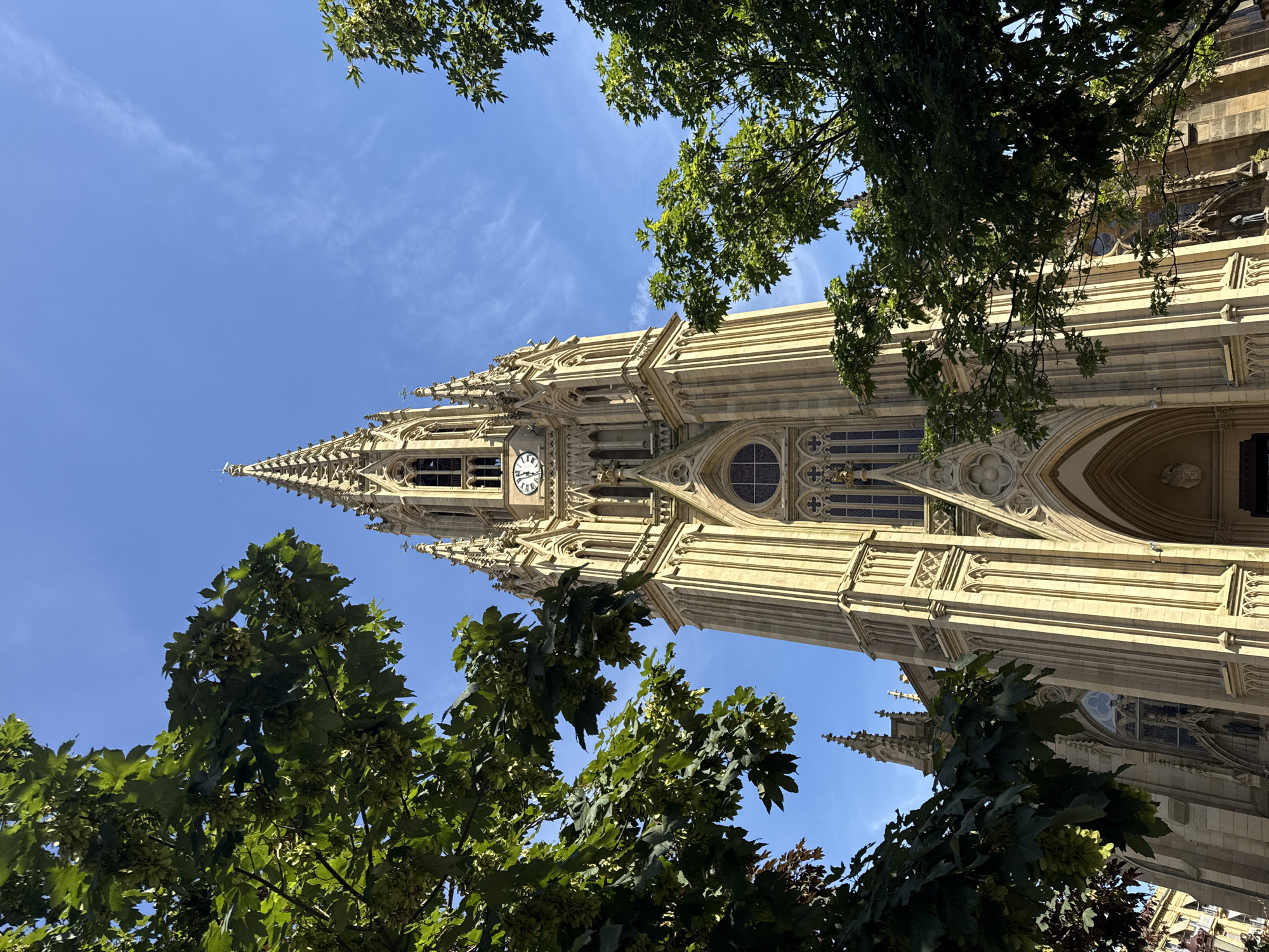 San Sebastián cathedral and beachfront architectural tour