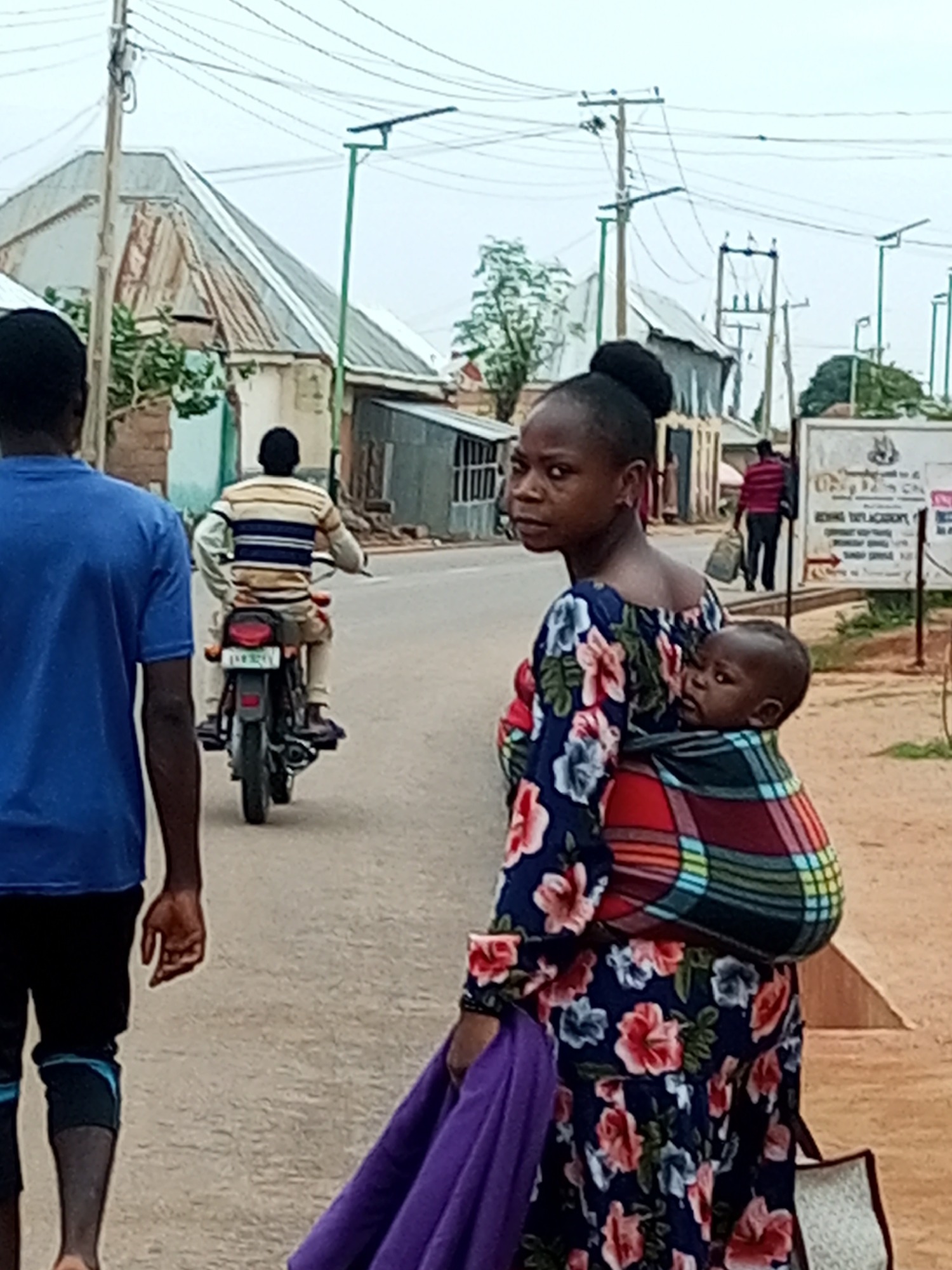 Street commerce and foot traffic in Tempure, Nigeria