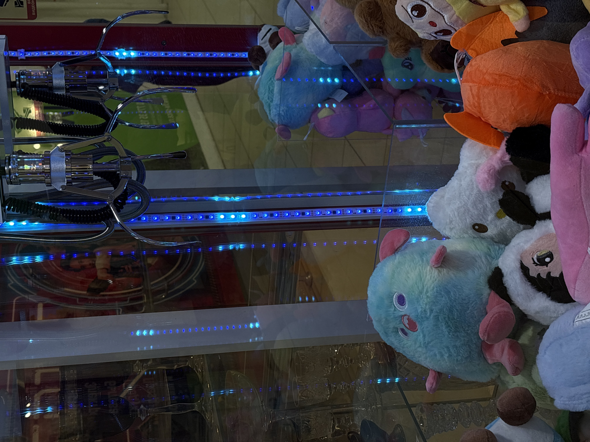 Claw crane game spotted in Krasnoyarsk arcade