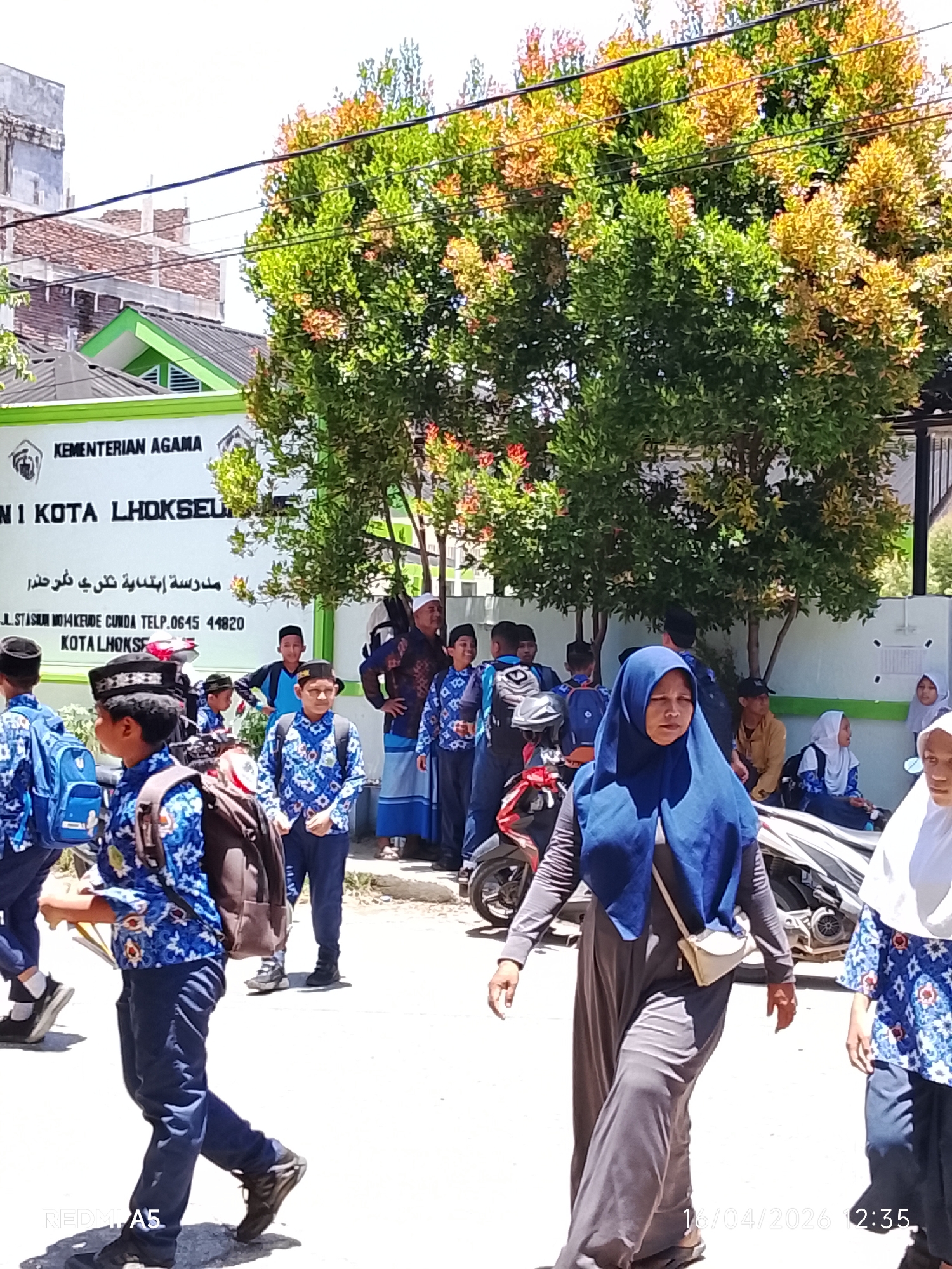 Students gather for new admissions at Lhokseumawe religious school