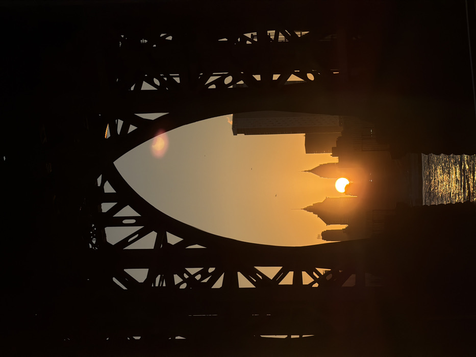 Brooklyn witnesses document Manhattan sunset views from East River