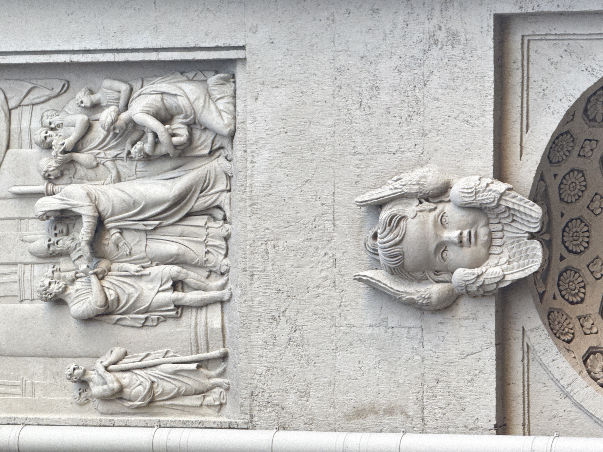 Historic St. Petersburg architecture documented by independent witnesses