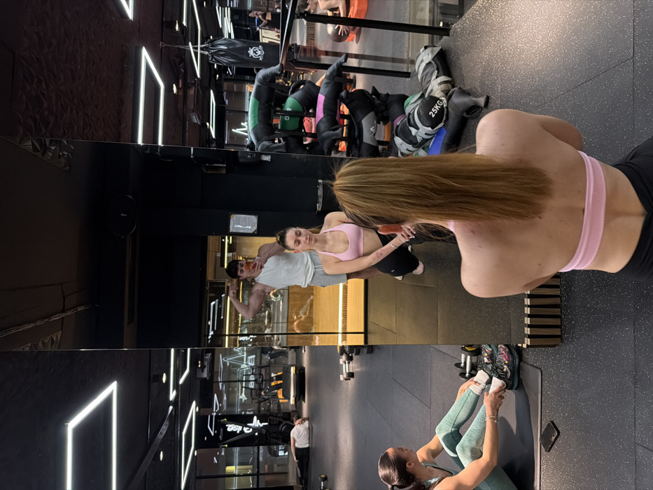 Man documents evening gym workout across Sofia fitness centers