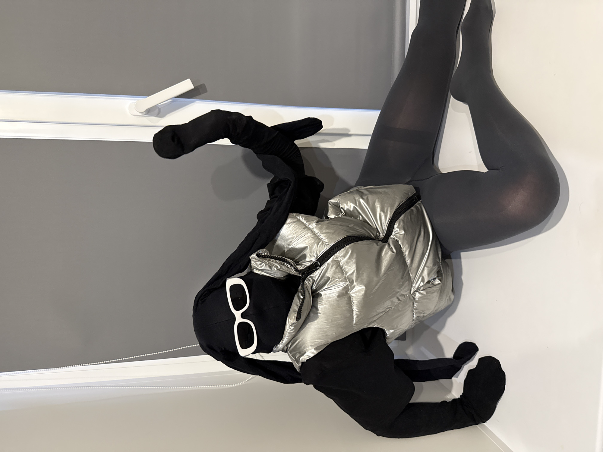 Fashion mannequins displayed in Rusanovo retail setting